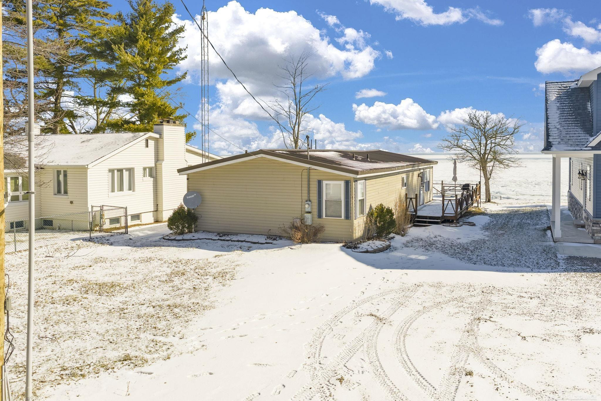 8723 Lakeshore Road, Lexington, MI 48450