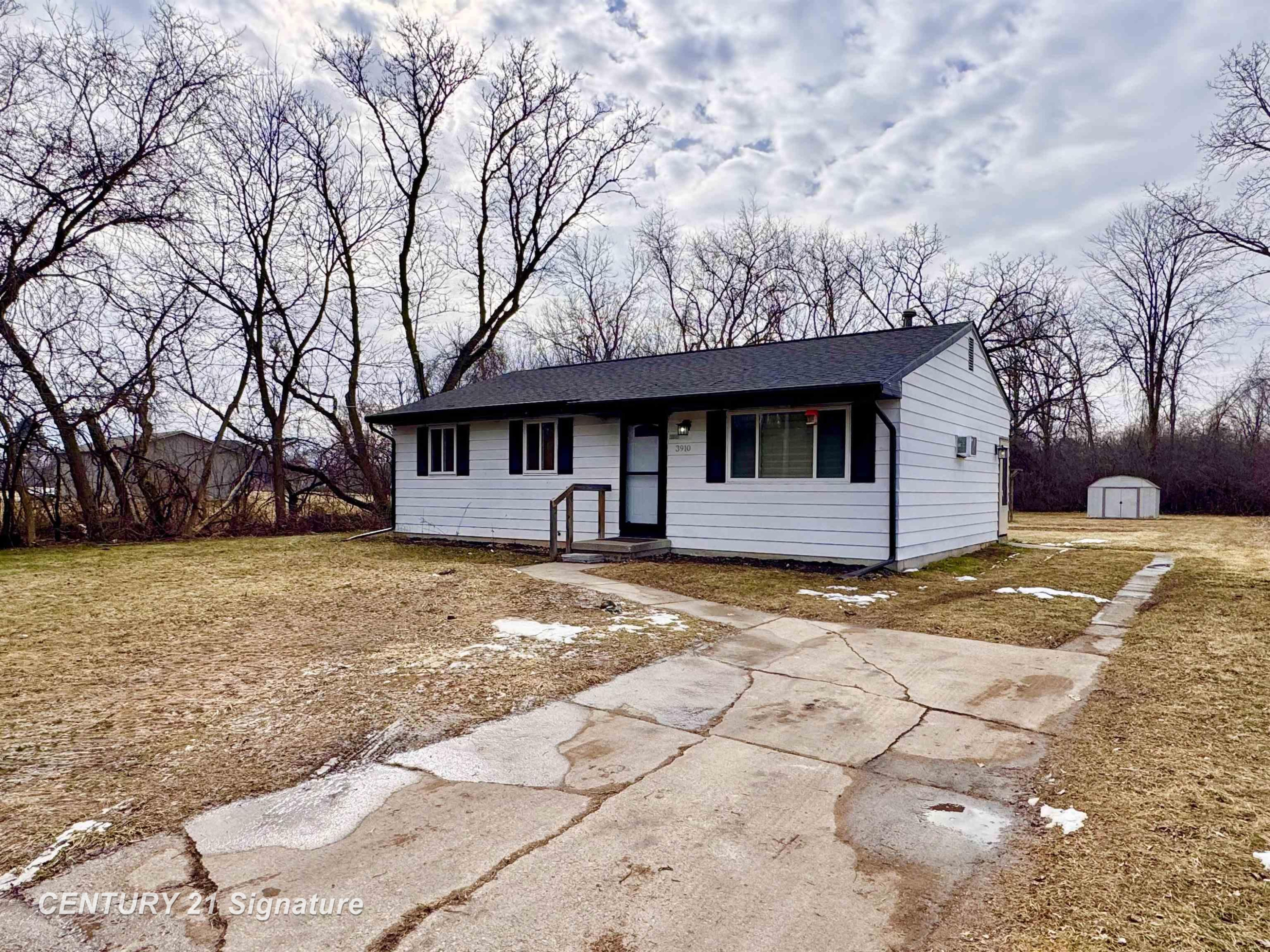 3910 Peach Street, Bridgeport, MI 48601 — Photo 3