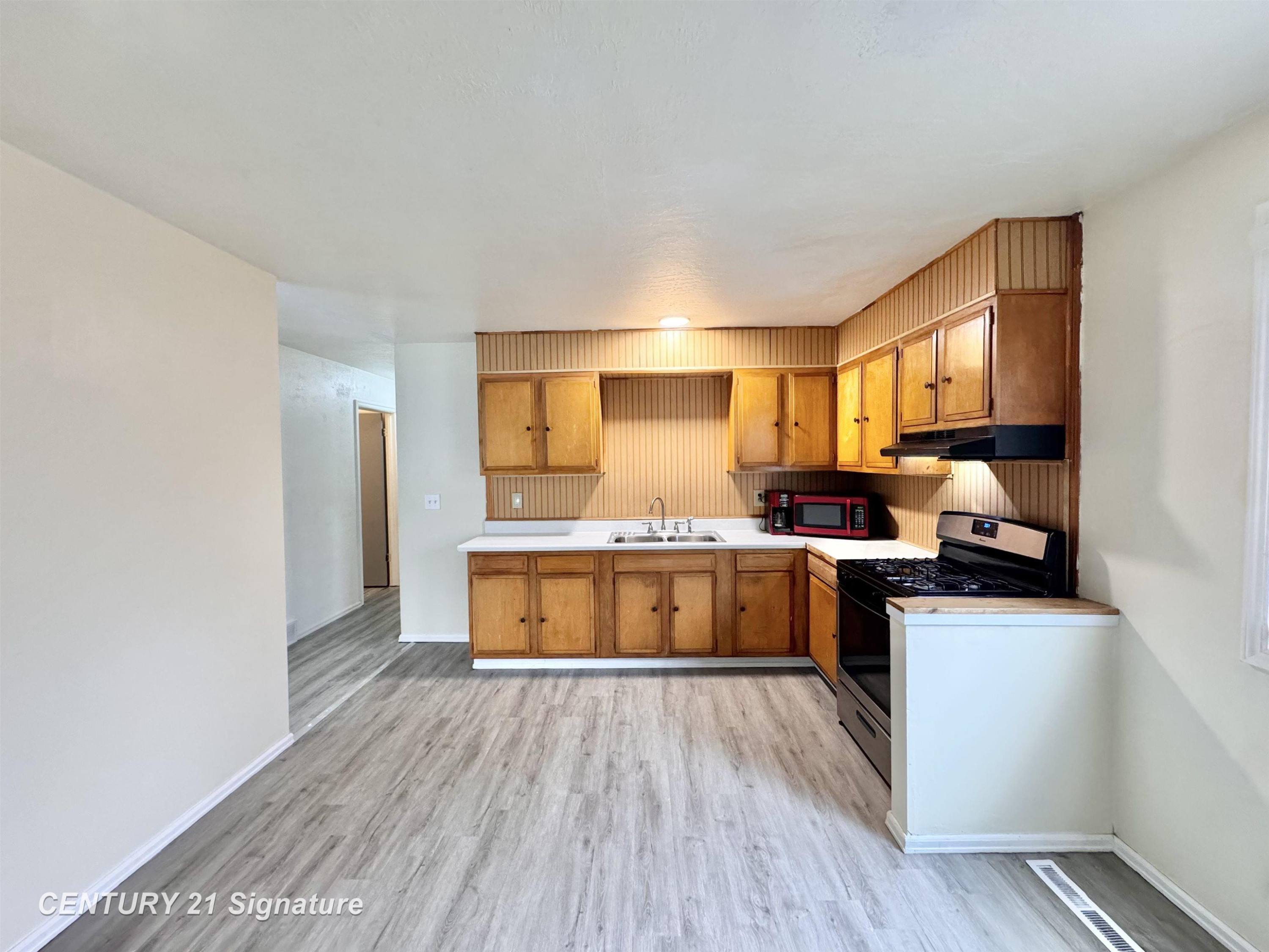 3910 Peach Street, Bridgeport, MI 48601 — Photo 9