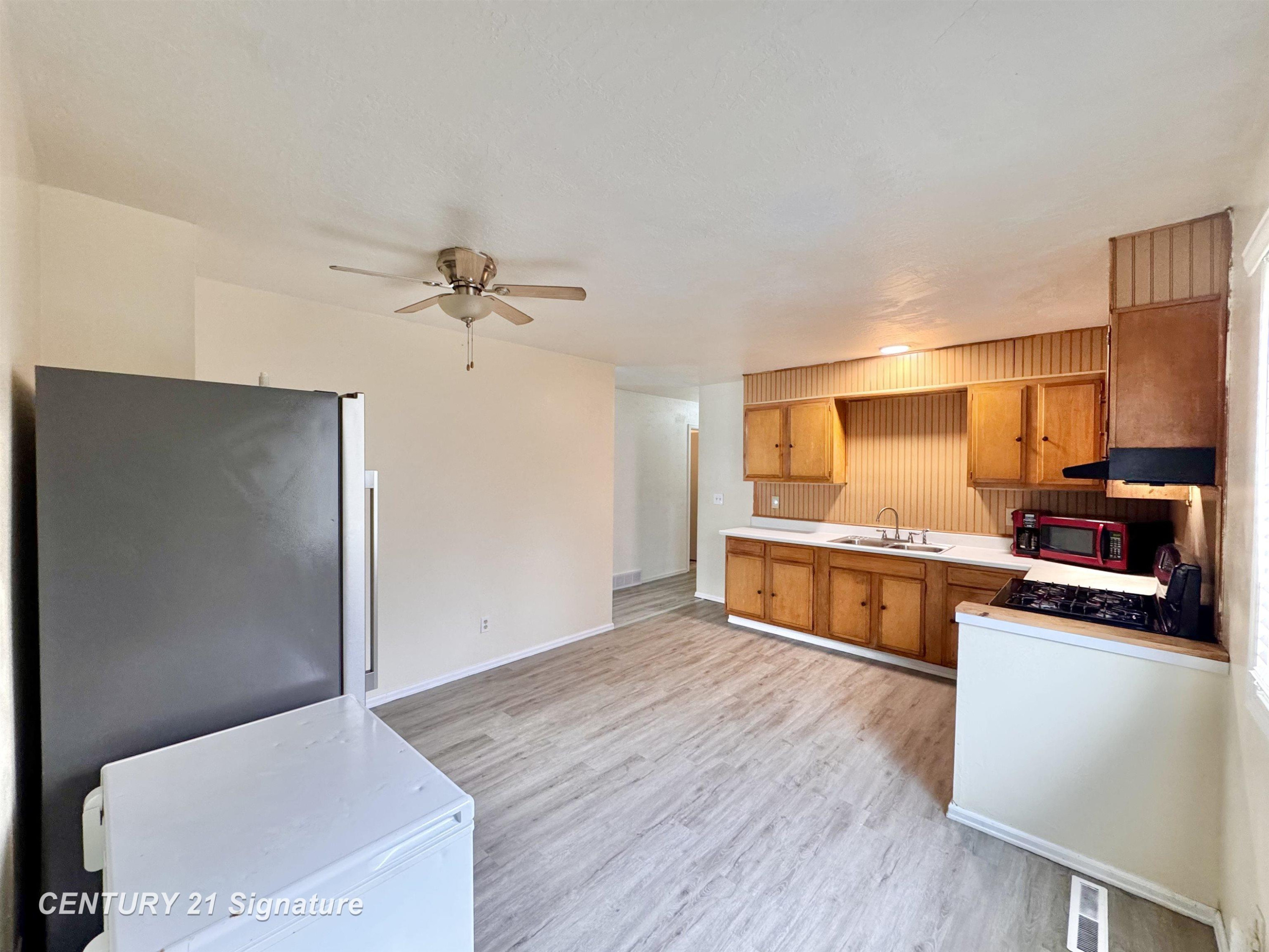 3910 Peach Street, Bridgeport, MI 48601 — Photo 10