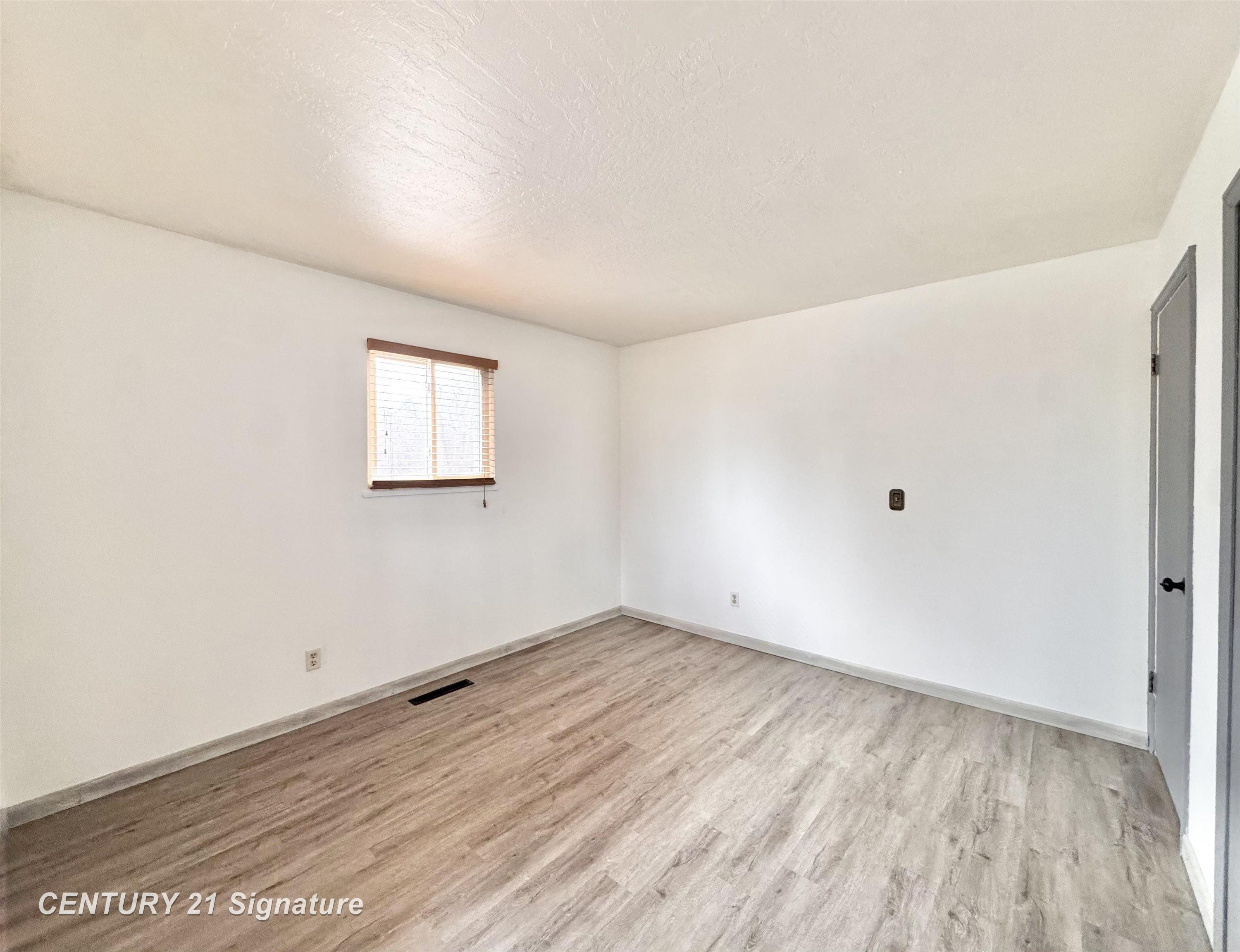 3910 Peach Street, Bridgeport, MI 48601 — Photo 14