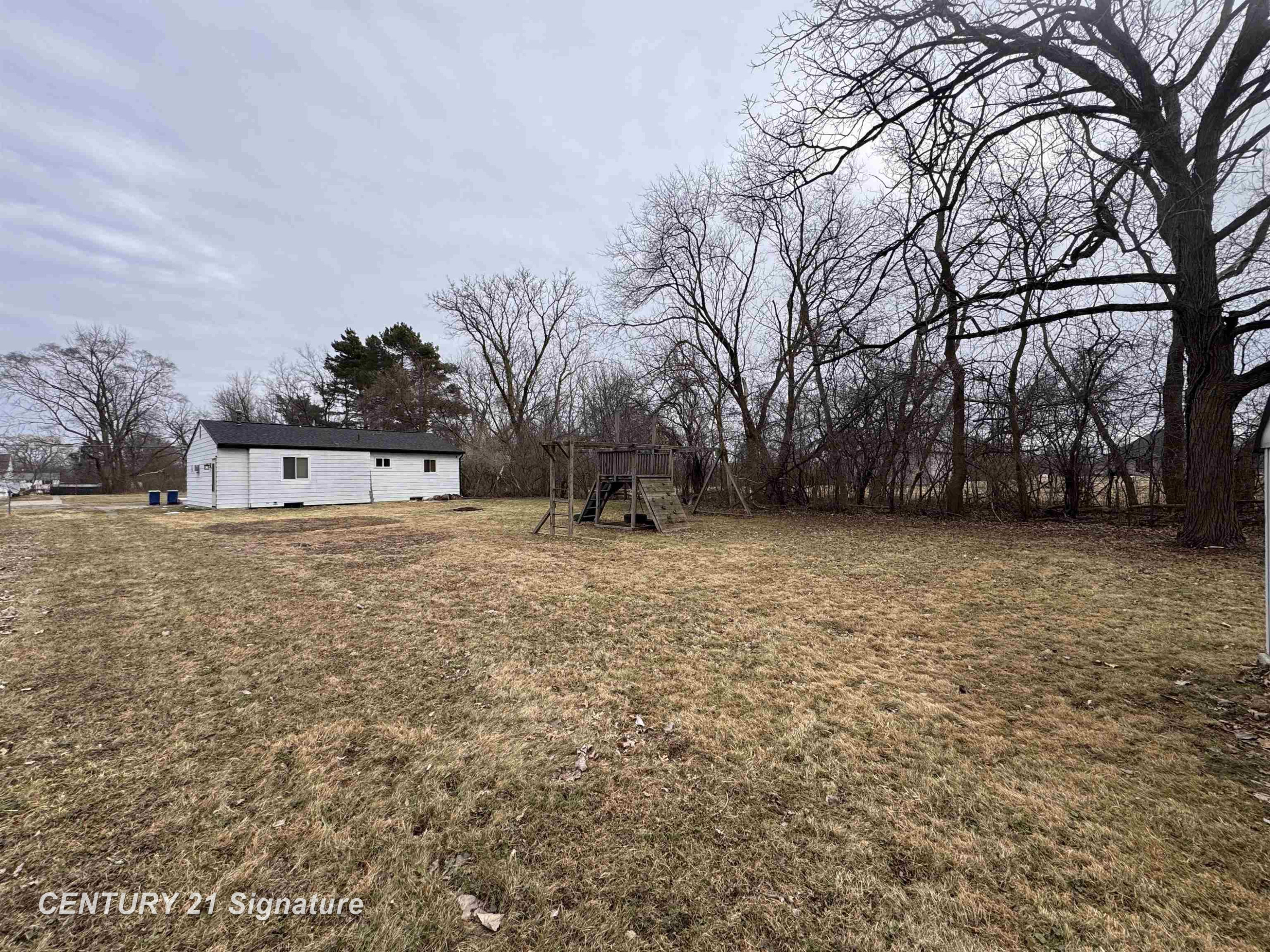 3910 Peach Street, Bridgeport, MI 48601 — Photo 24