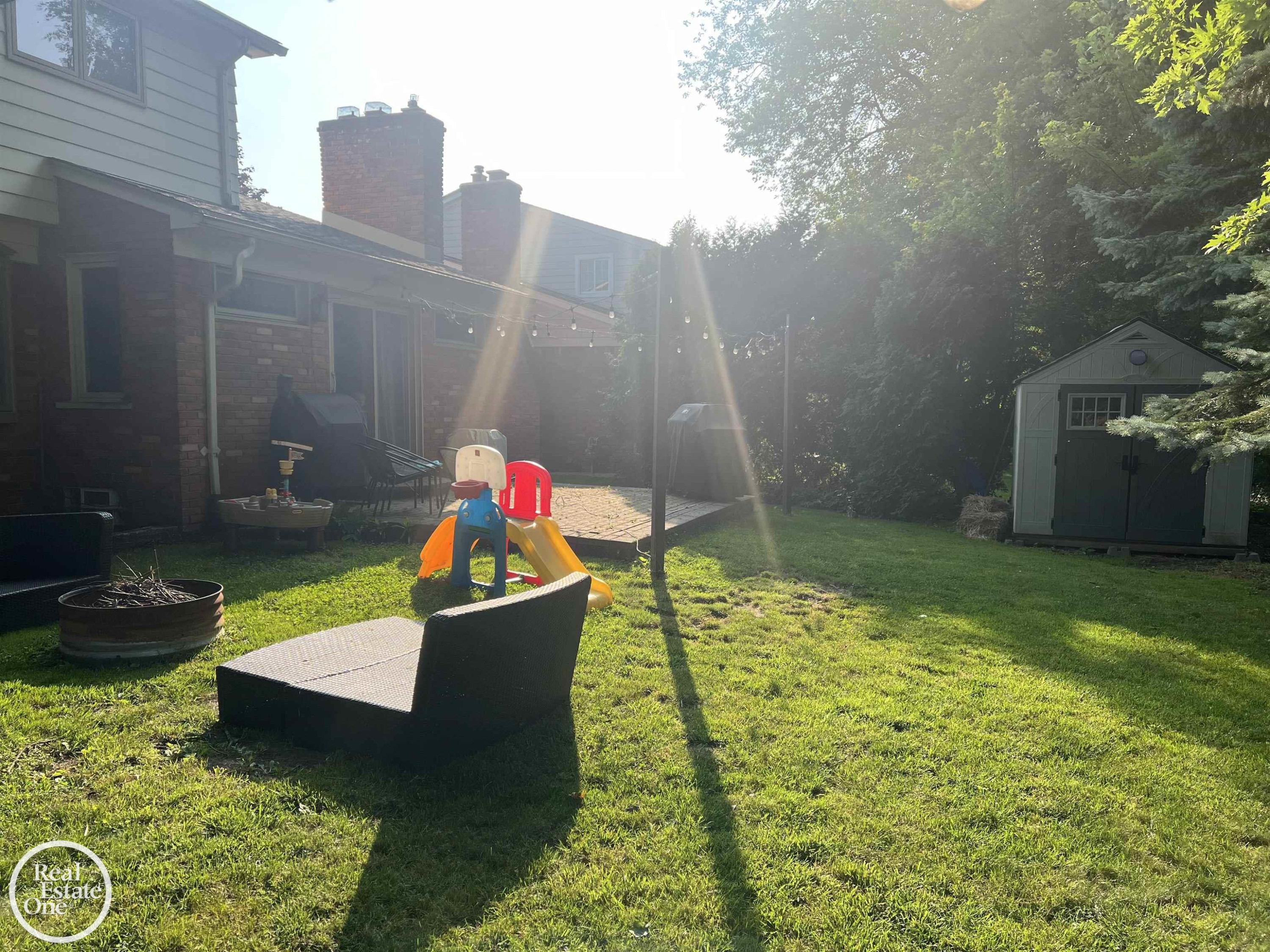 1189 Hollywood Avenue, Grosse Pointe Woods, MI 48236 — Photo 46