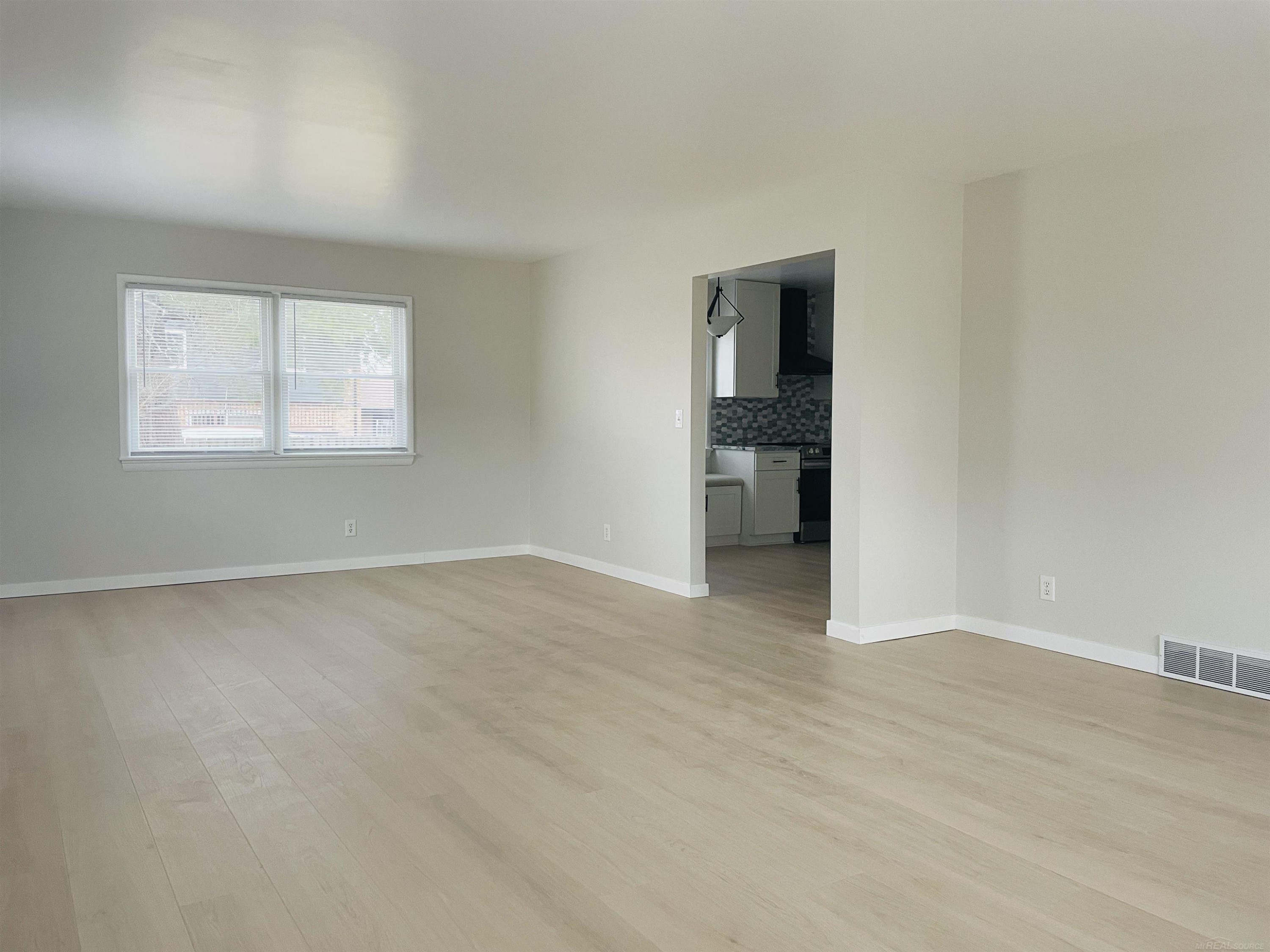 5273 Fairway Drive, Bay City, MI 48706 — Photo 4