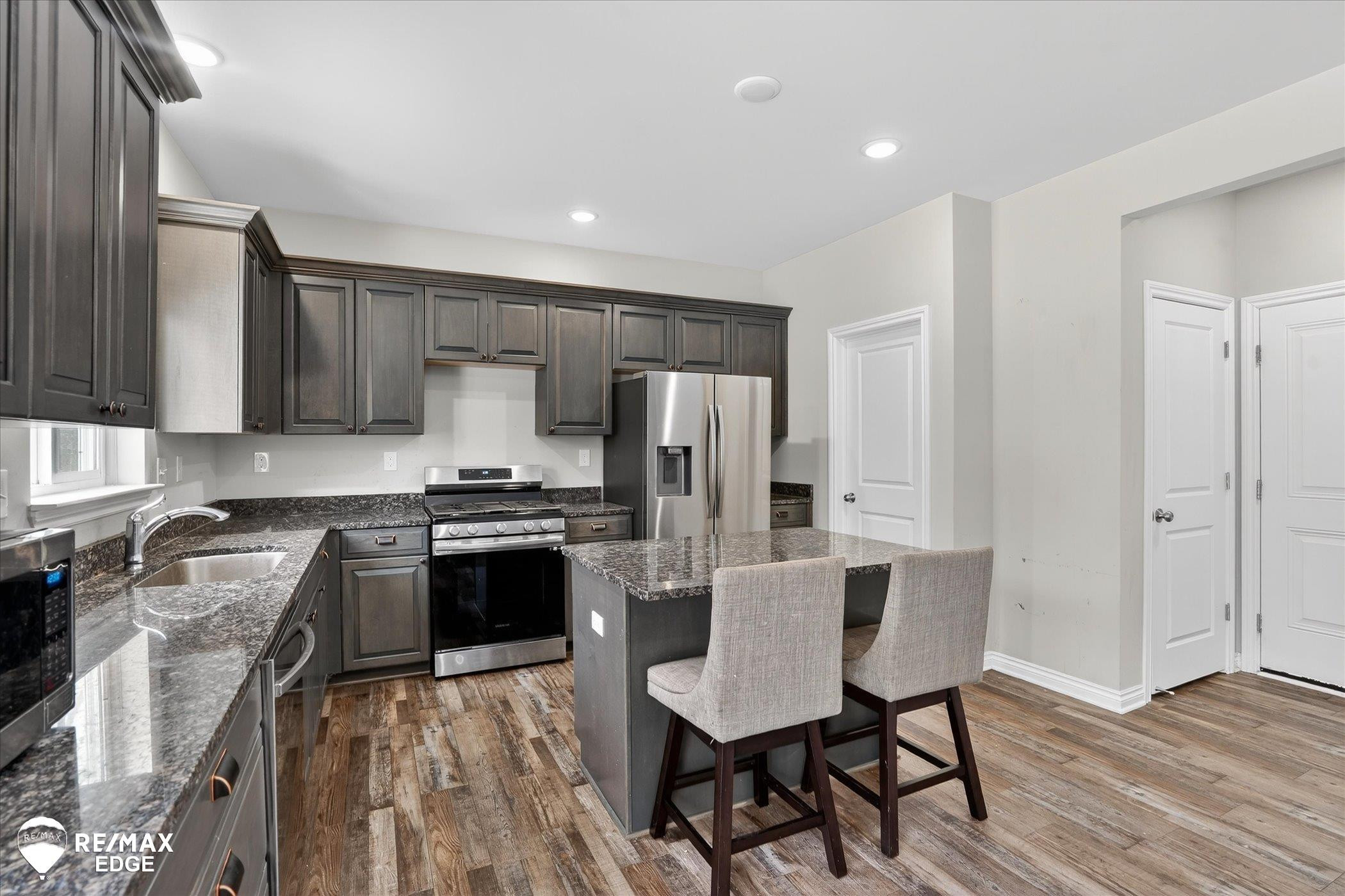 8224 Peninsula Circle, Grand Blanc, MI 48439 — Photo 4