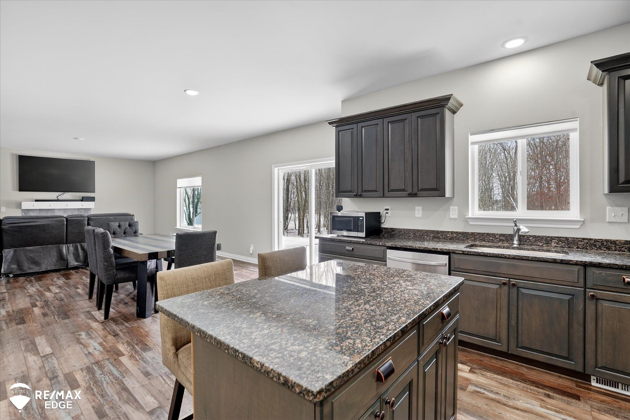 8224 Peninsula Circle, Grand Blanc, MI 48439 — Photo 6