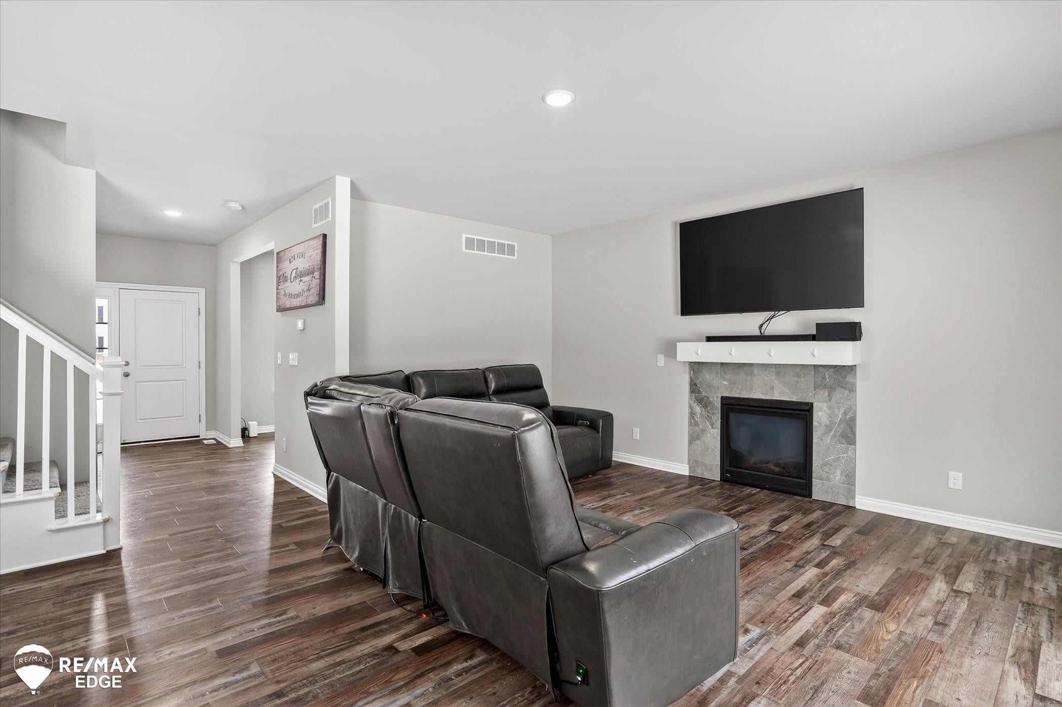 8224 Peninsula Circle, Grand Blanc, MI 48439 — Photo 9