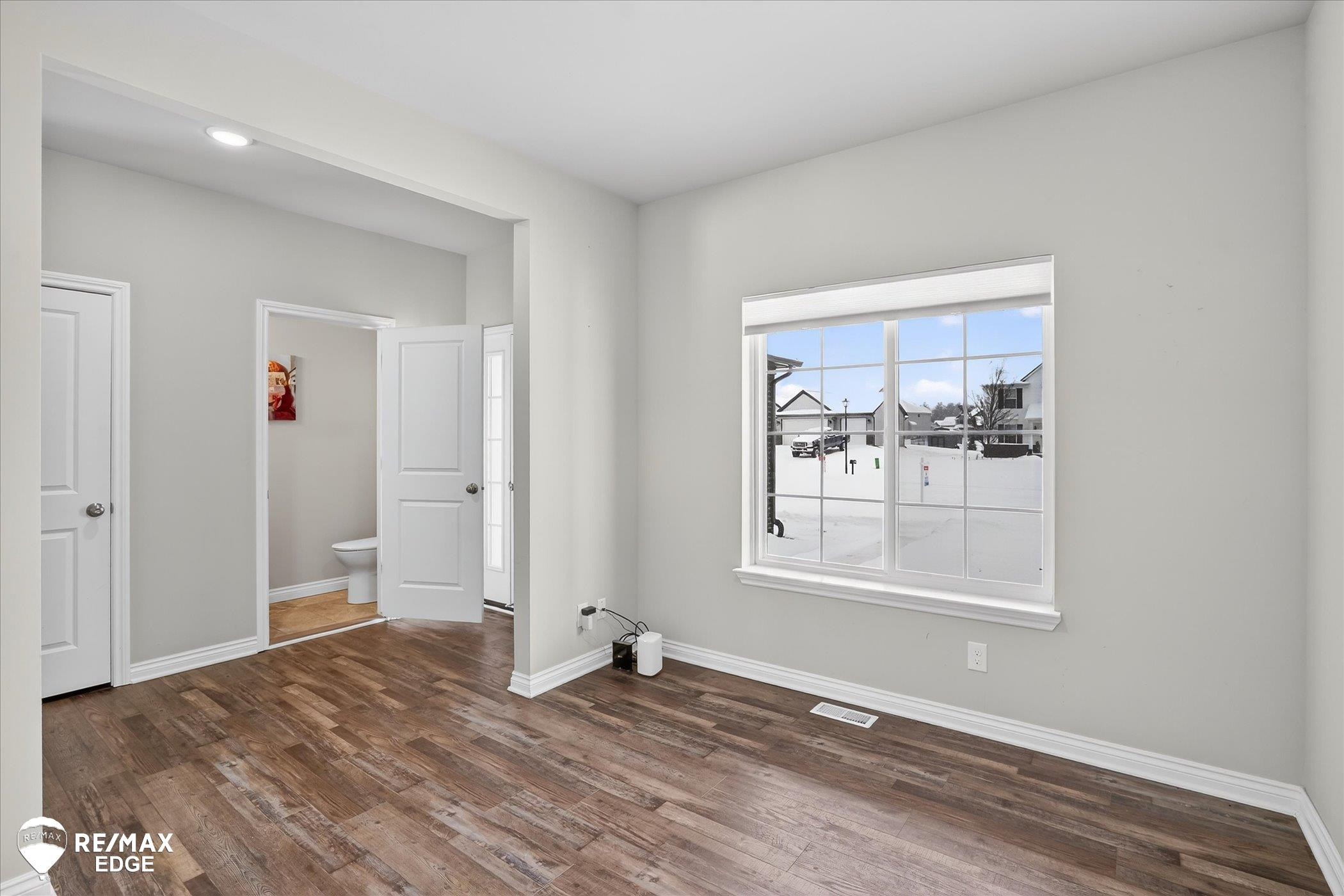 8224 Peninsula Circle, Grand Blanc, MI 48439 — Photo 11