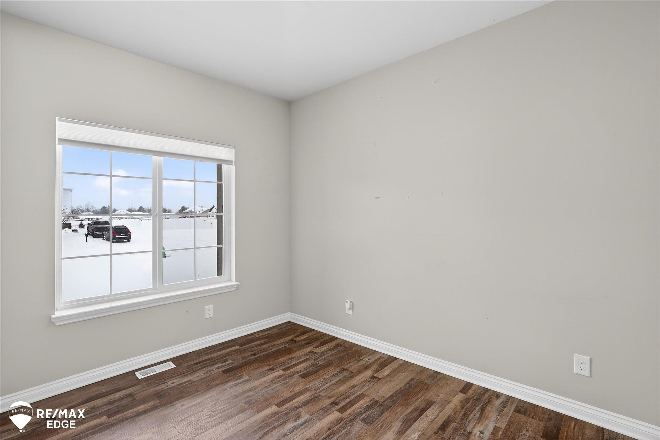 8224 Peninsula Circle, Grand Blanc, MI 48439 — Photo 15