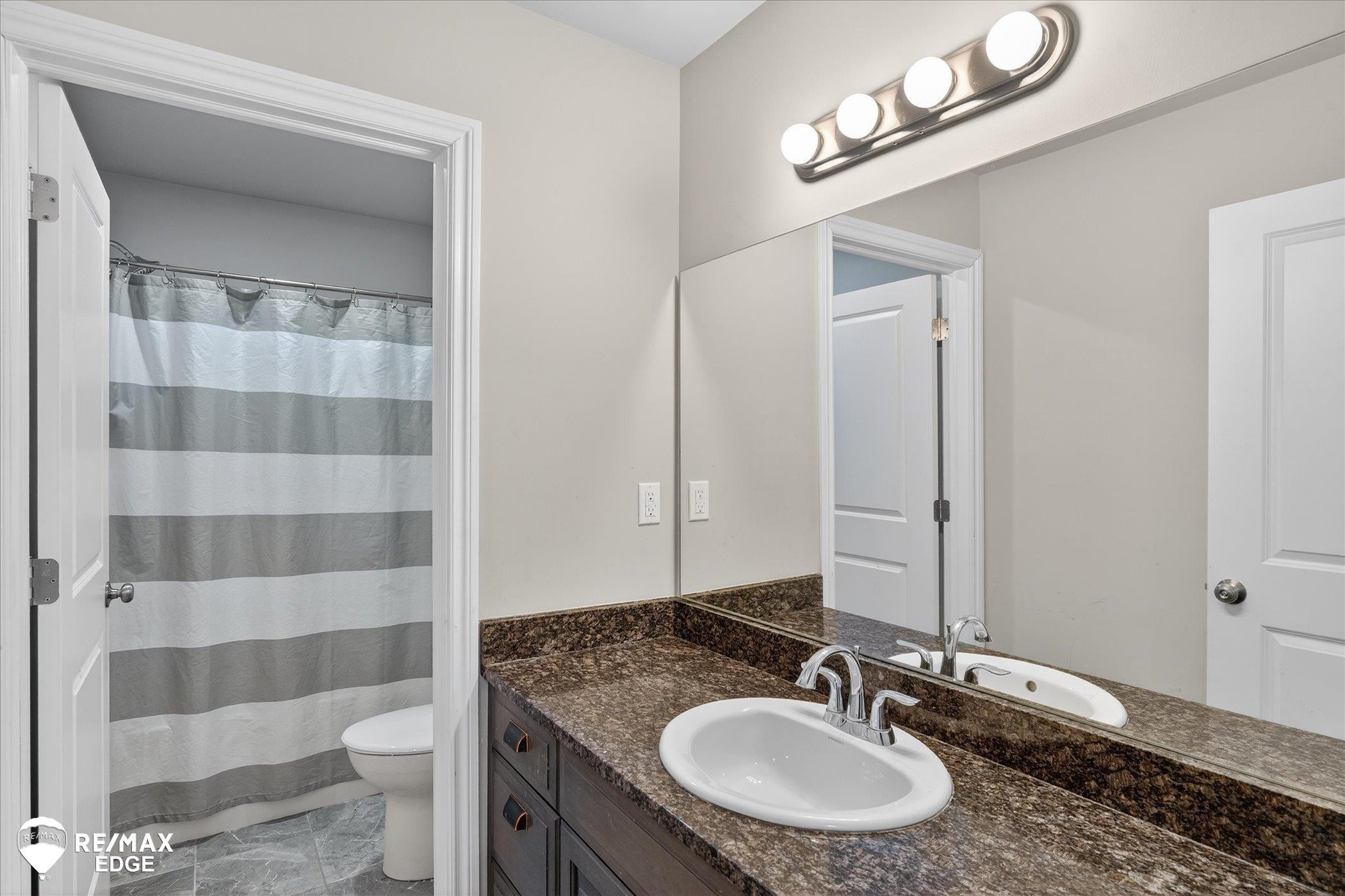 8224 Peninsula Circle, Grand Blanc, MI 48439 — Photo 18