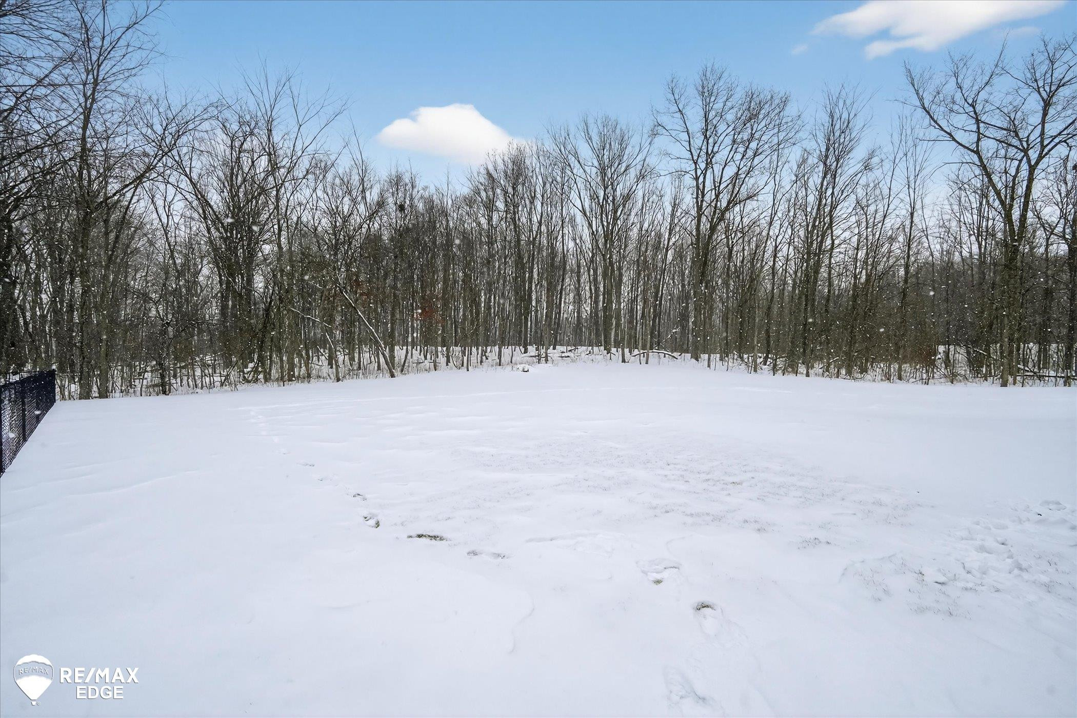 8224 Peninsula Circle, Grand Blanc, MI 48439 — Photo 25