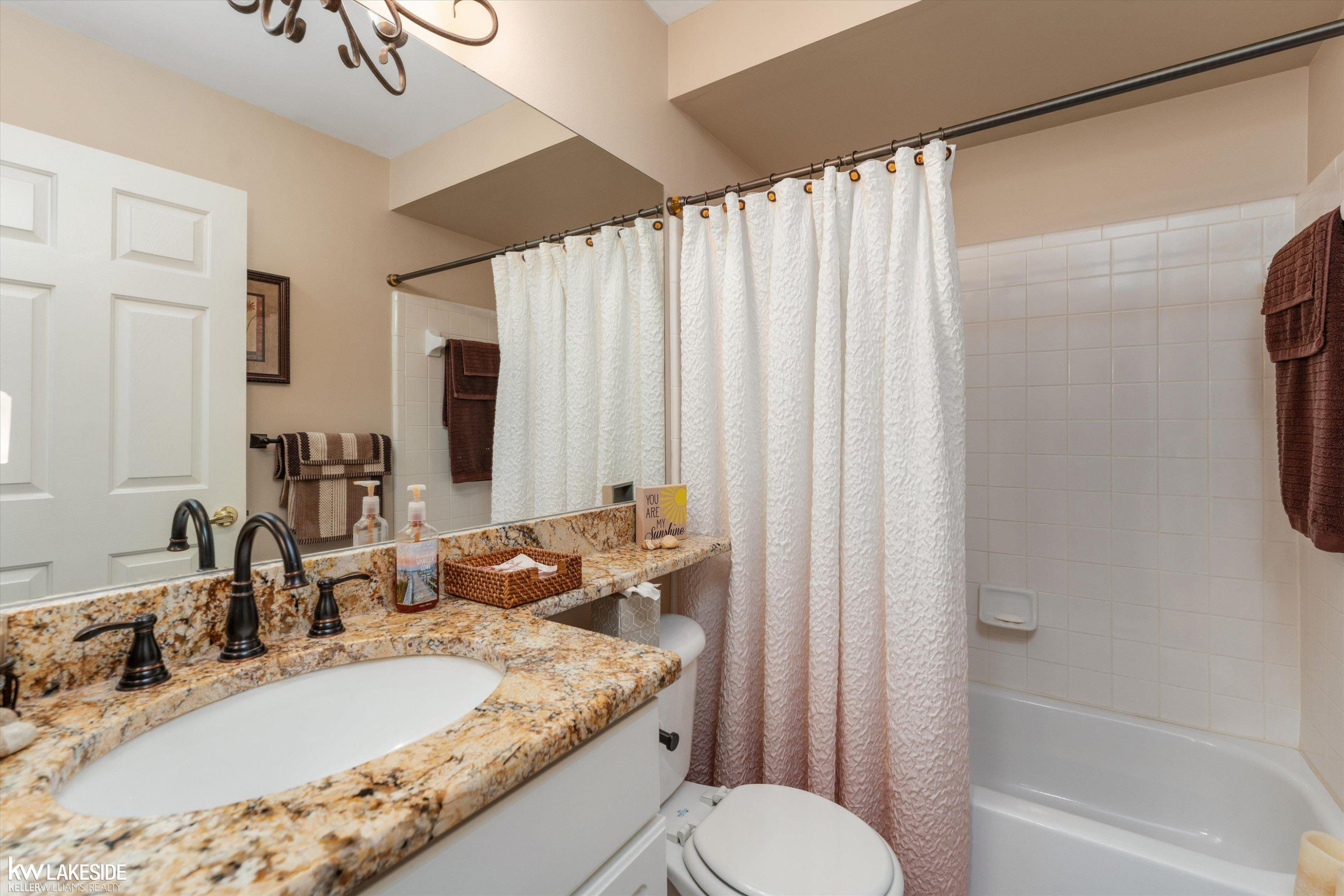 8160 Huntington Ridge Court, Washington, MI — Photo 19