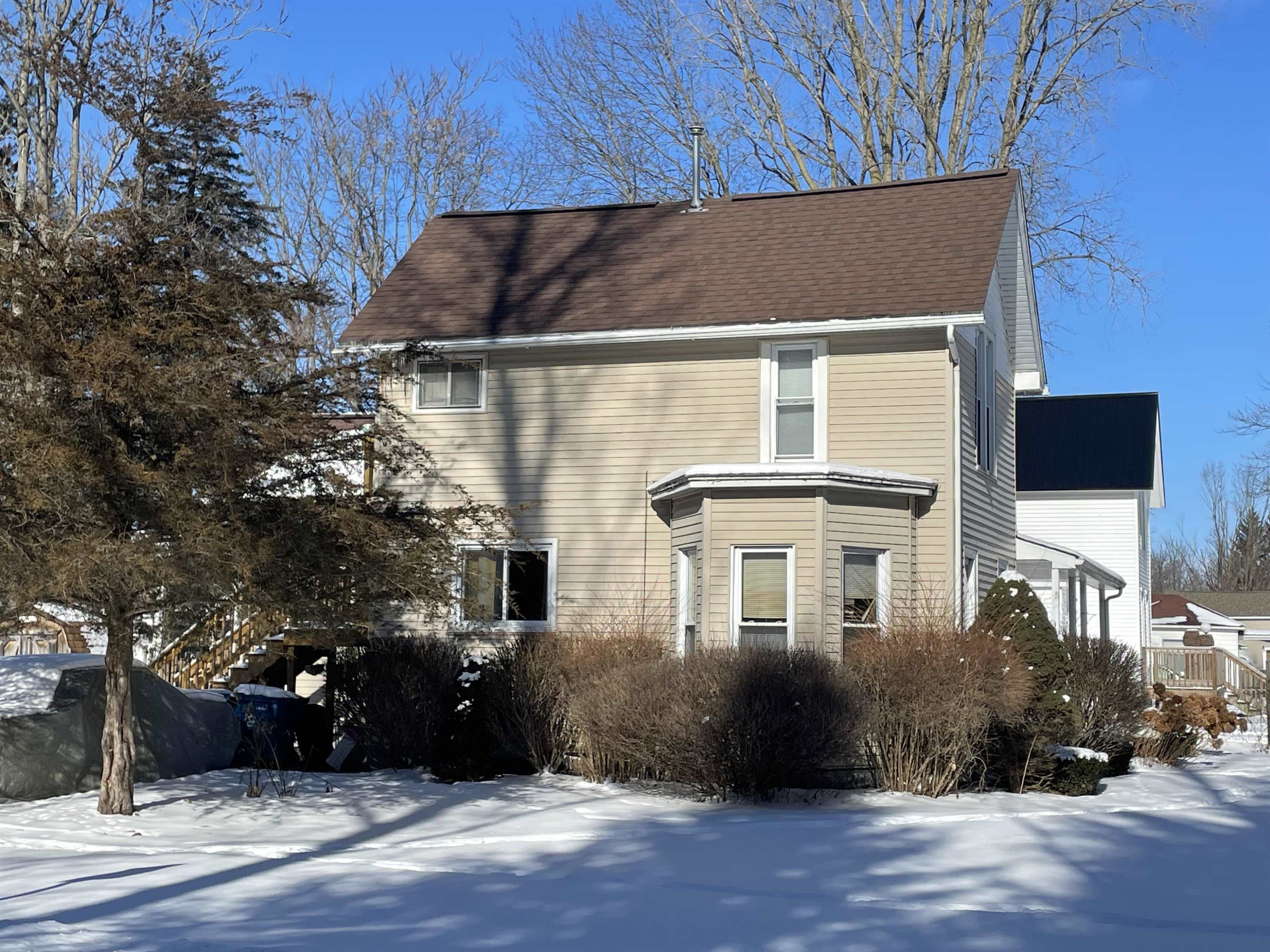 242 S East Street, Vassar, MI 48768 — Photo 2