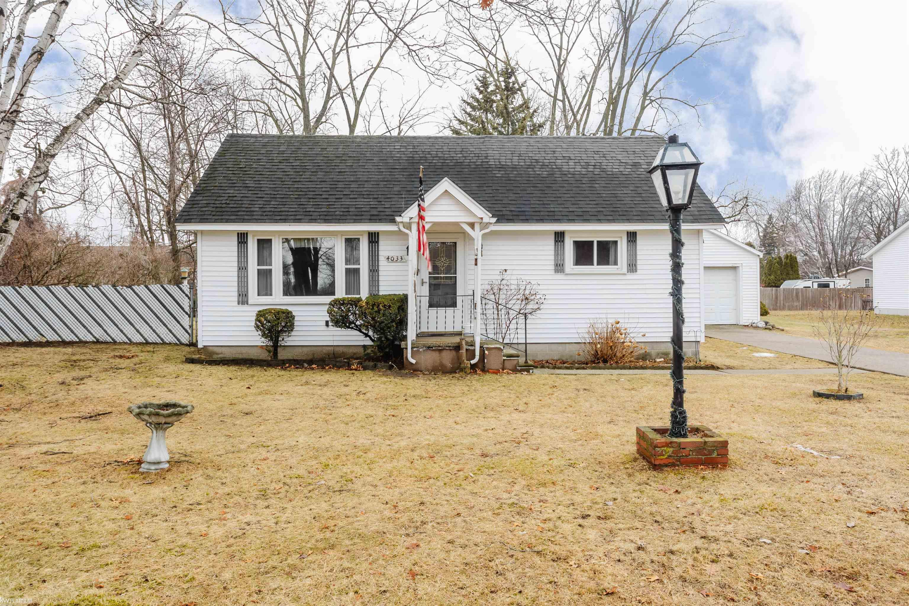 4033 Helen Avenue, MI 48059 — Photo 2