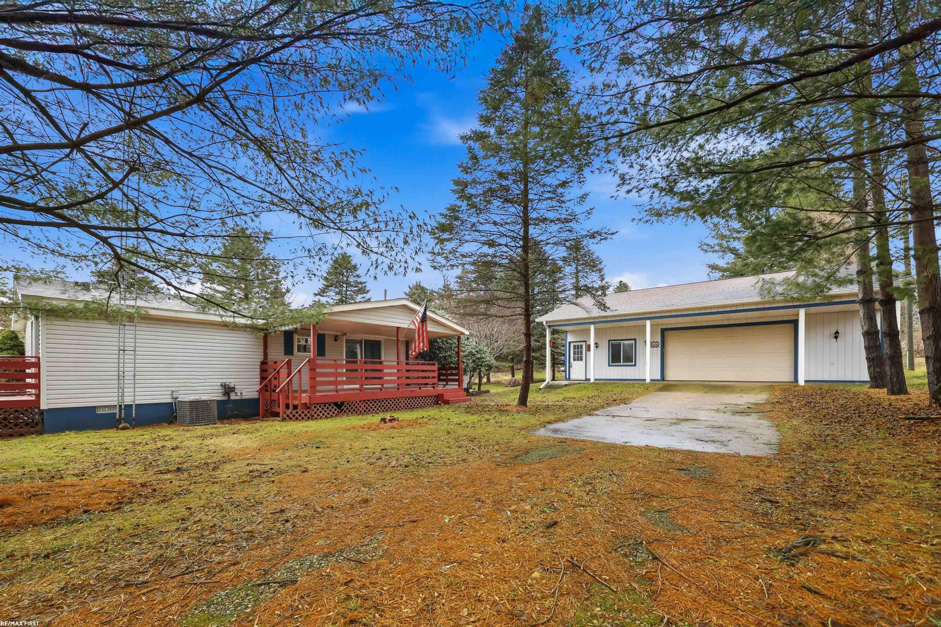 400 W 5th Street, Imlay City, MI 48444 — front exterior