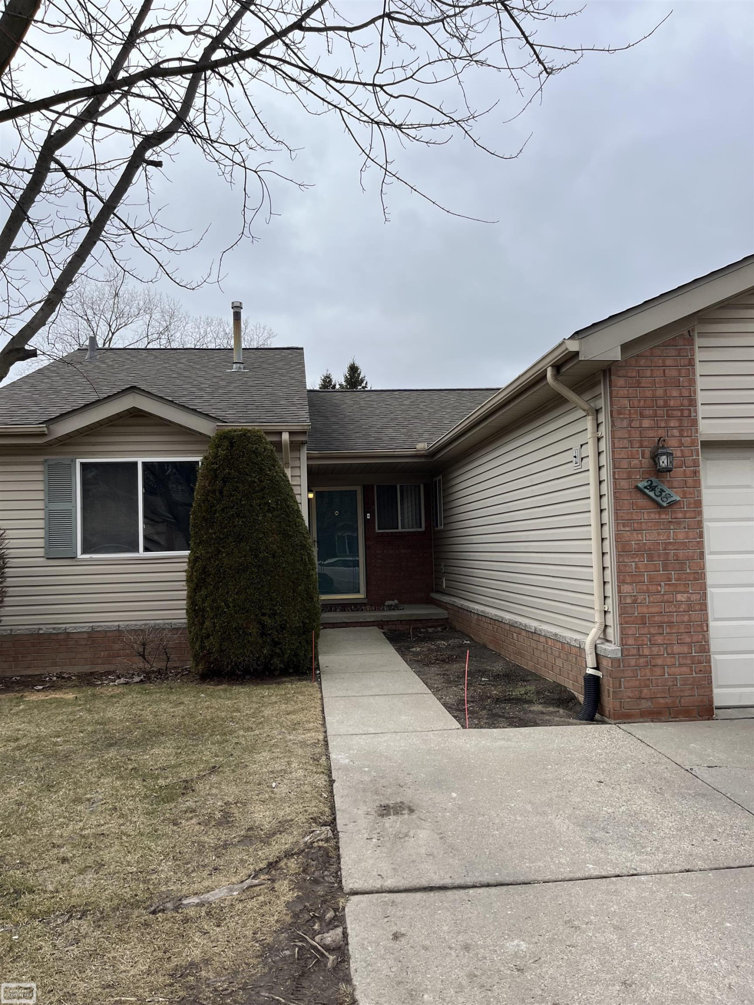 24381 Juliet Drive, Center Line, MI 48015 — Photo 2