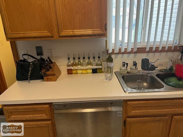 24381 Juliet Drive, Center Line, MI 48015 — Photo 17