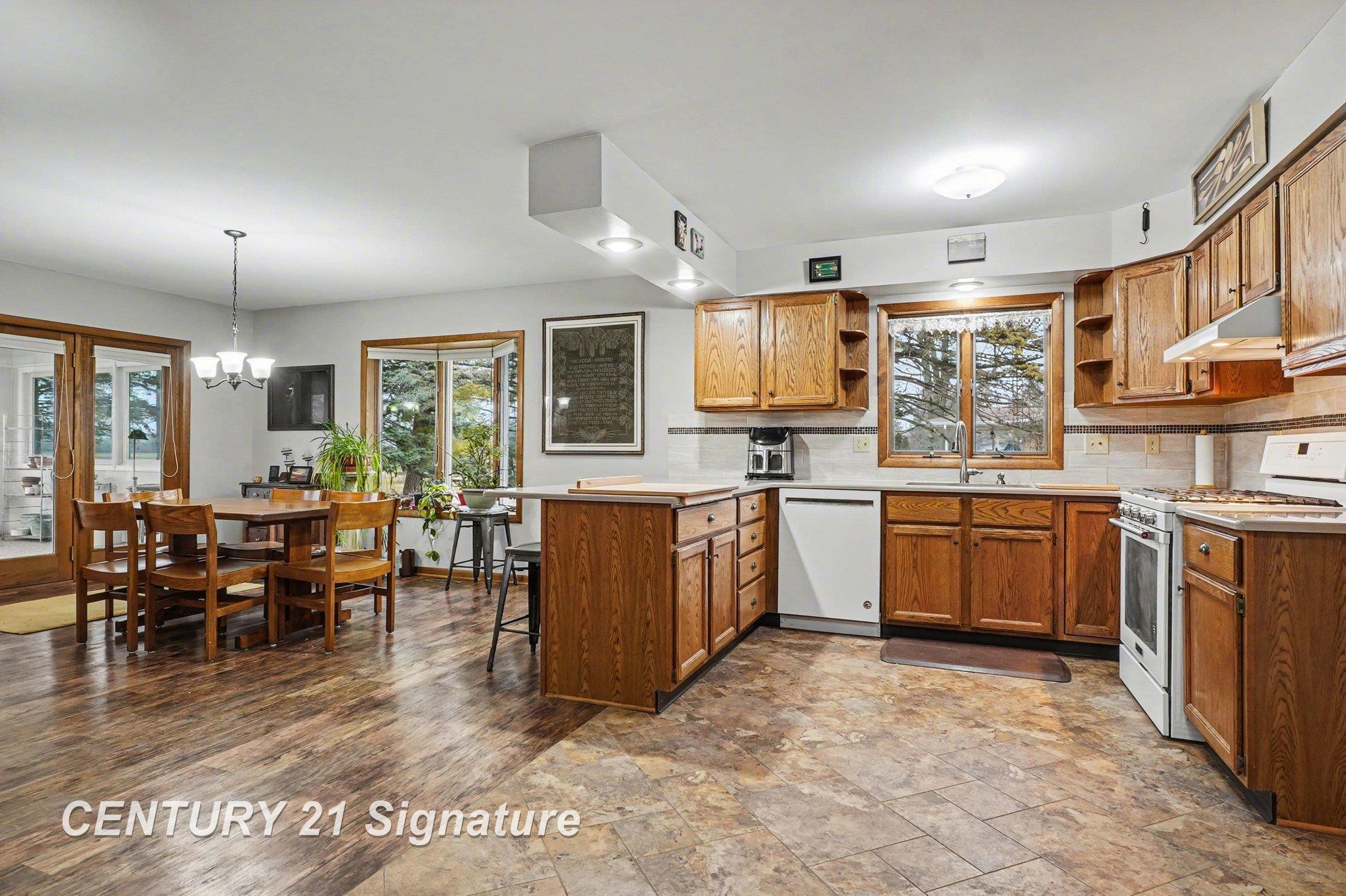 2378 Liberty Road, Saginaw, MI 48604 — Photo 9