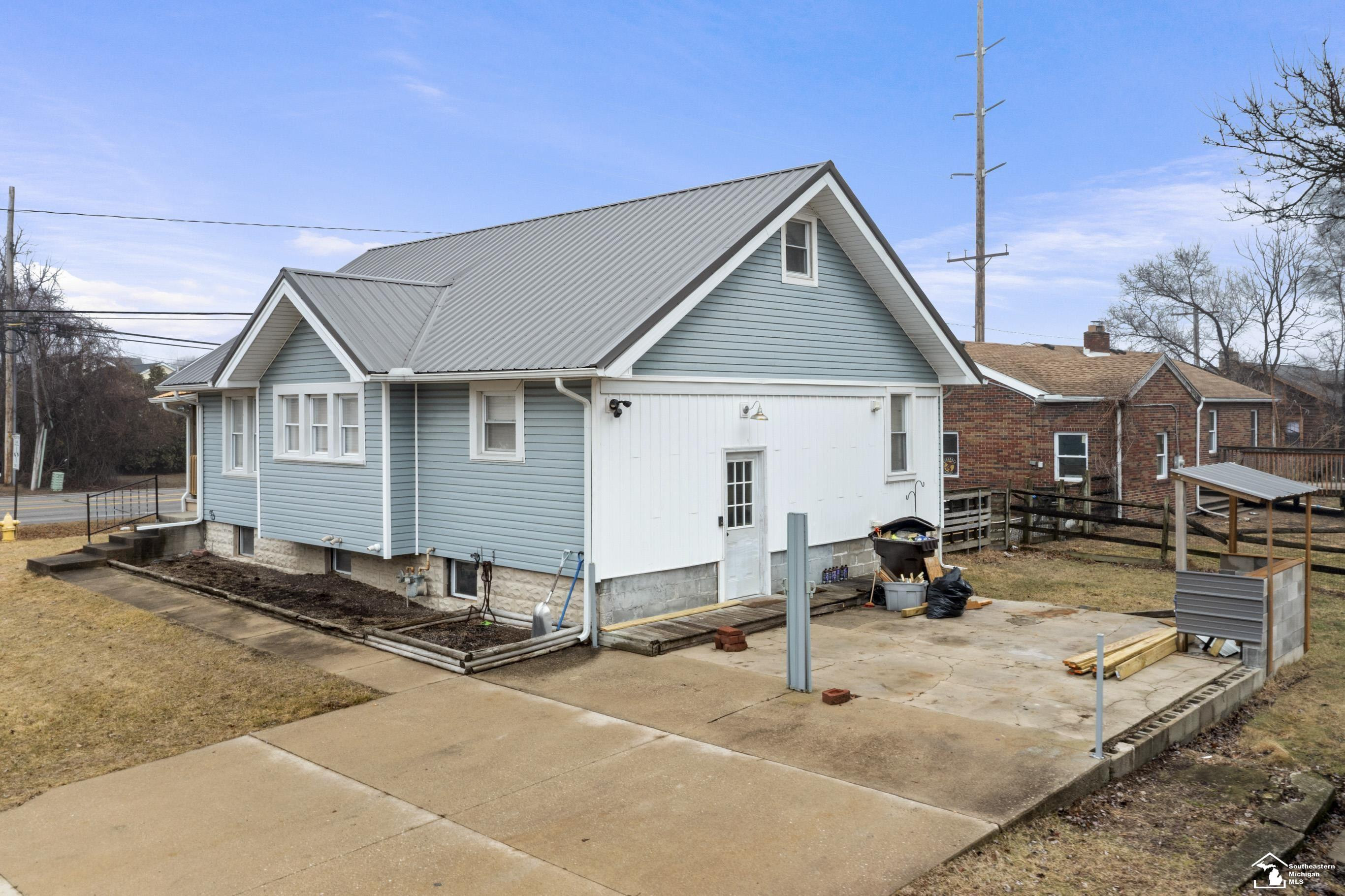 519 W Sterns Road, Temperance, MI 48182 — Photo 4