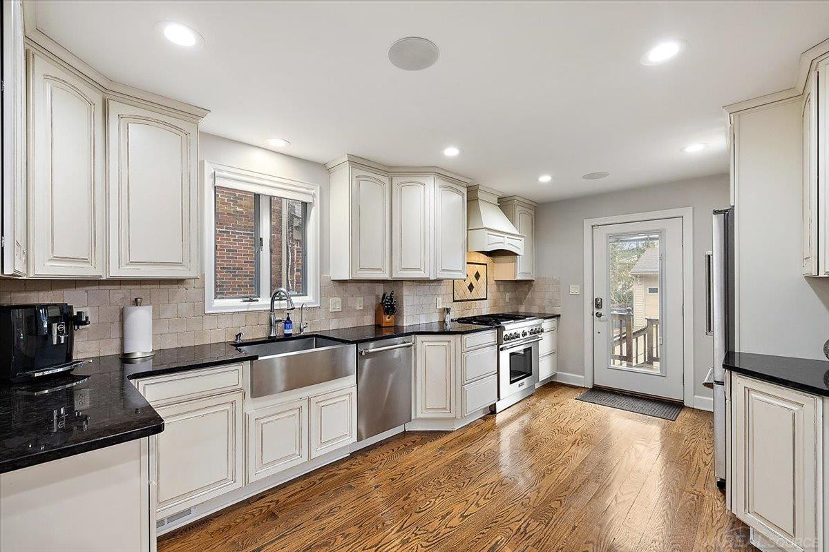 719 Fisher Road, Grosse Pointe, MI 48230 — Photo 17