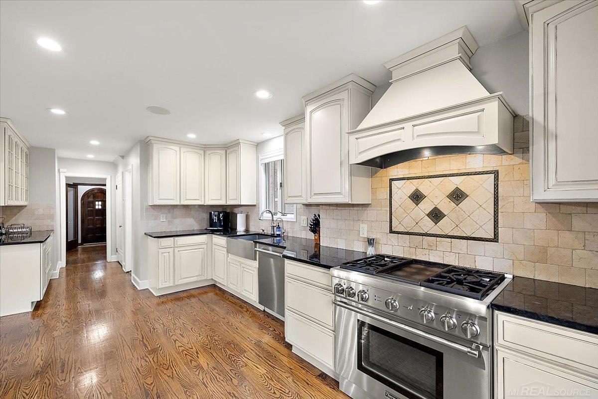 719 Fisher Road, Grosse Pointe, MI 48230 — Photo 20