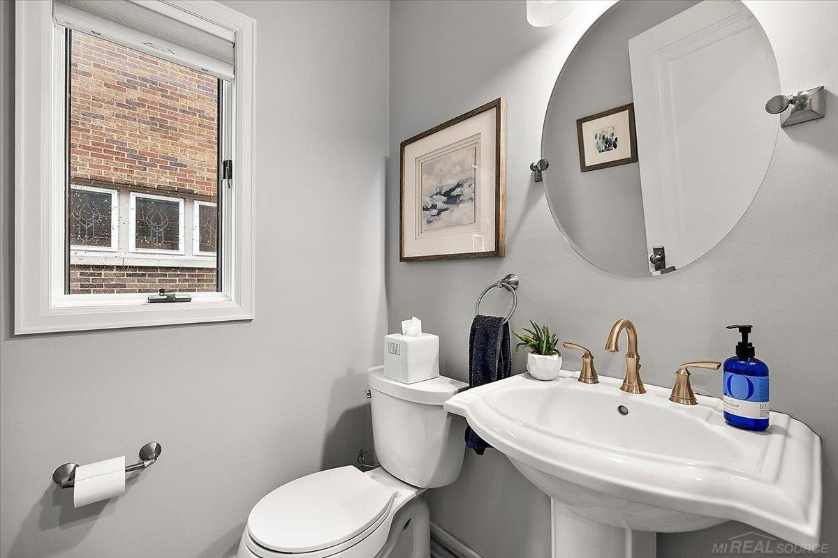 719 Fisher Road, Grosse Pointe, MI 48230 — Photo 21