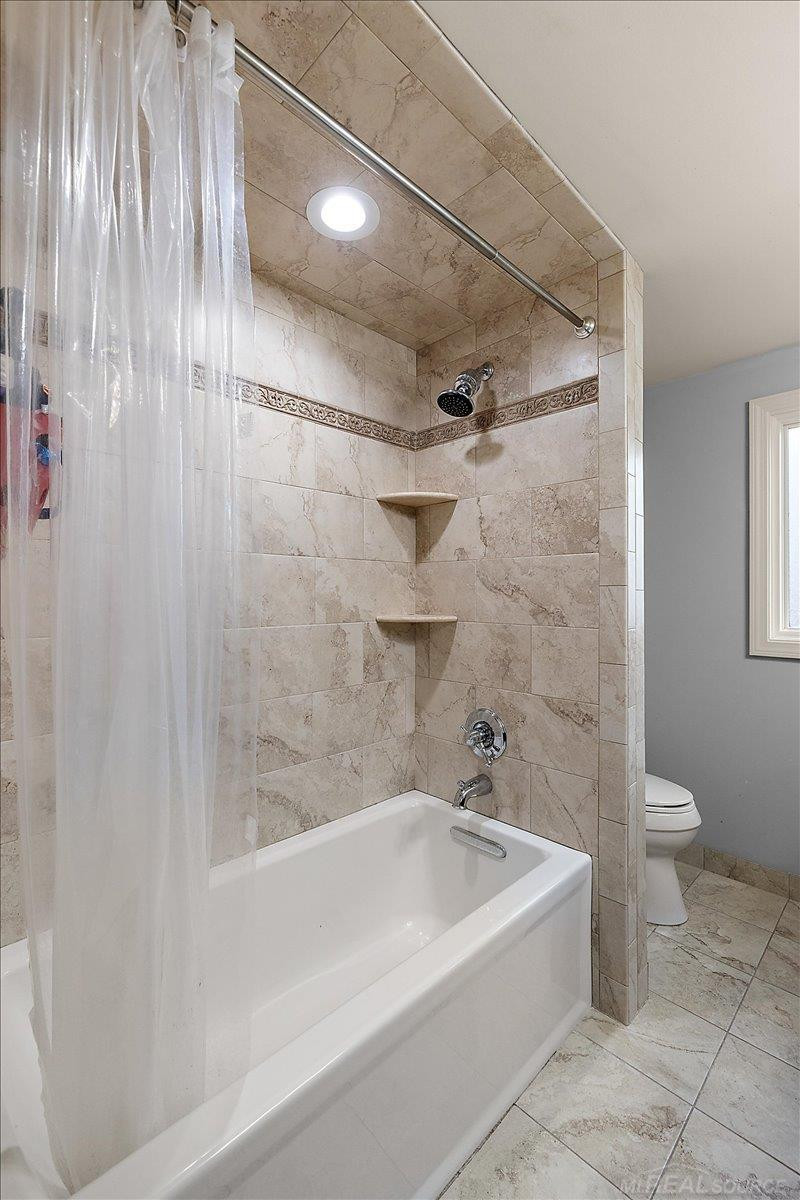 719 Fisher Road, Grosse Pointe, MI 48230 — Photo 29