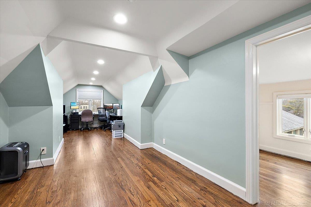 719 Fisher Road, Grosse Pointe, MI 48230 — Photo 33