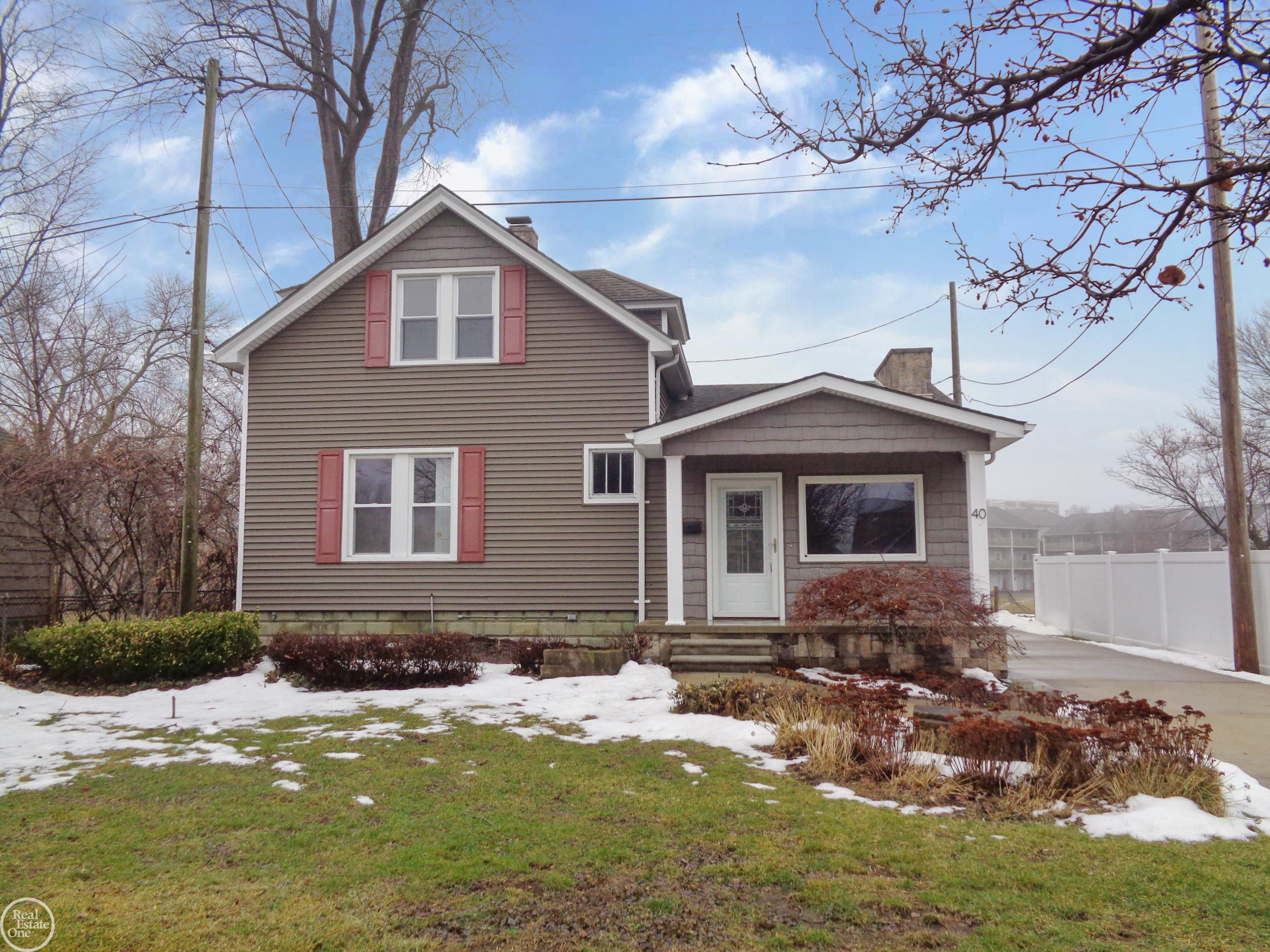 40 Riverside Drive, Mount Clemens, MI 48043