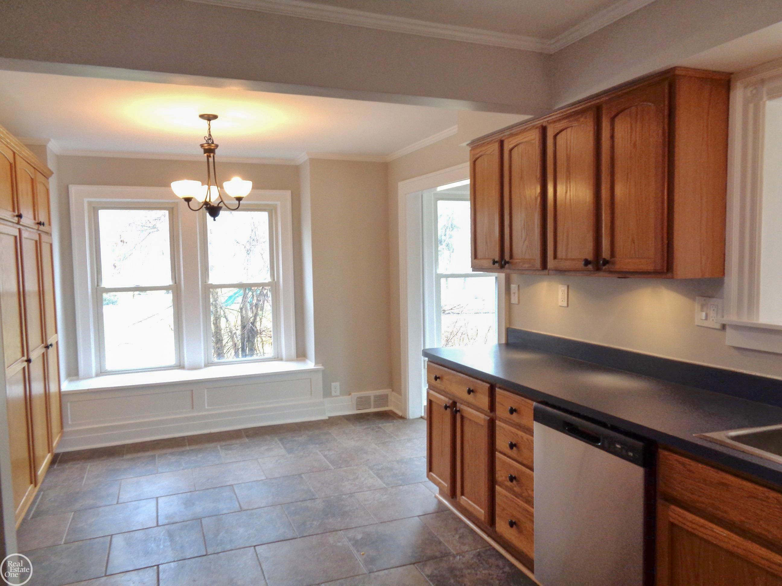 40 Riverside Drive, Mount Clemens, MI 48043 — Photo 9