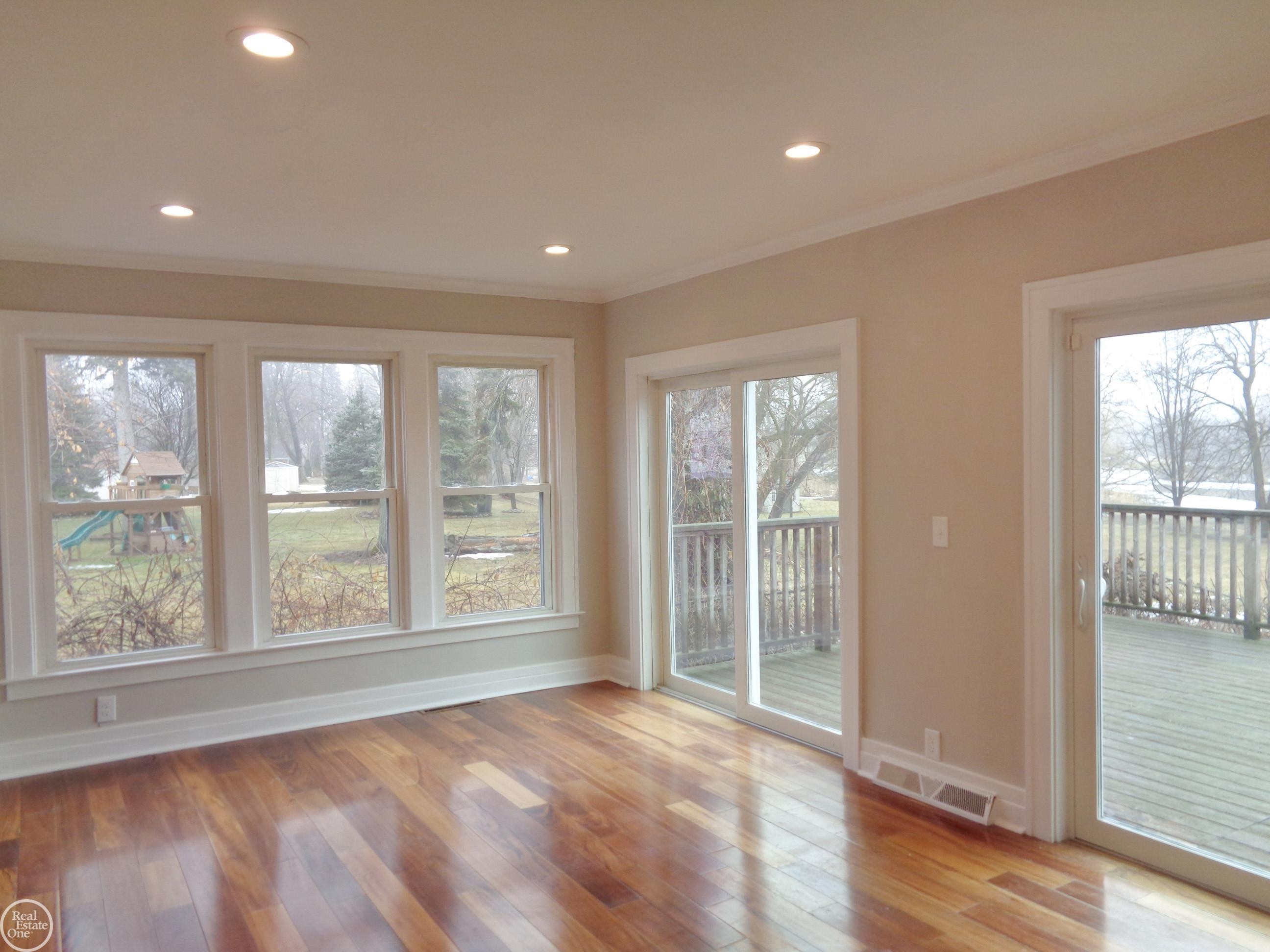 40 Riverside Drive, Mount Clemens, MI 48043 — Photo 11
