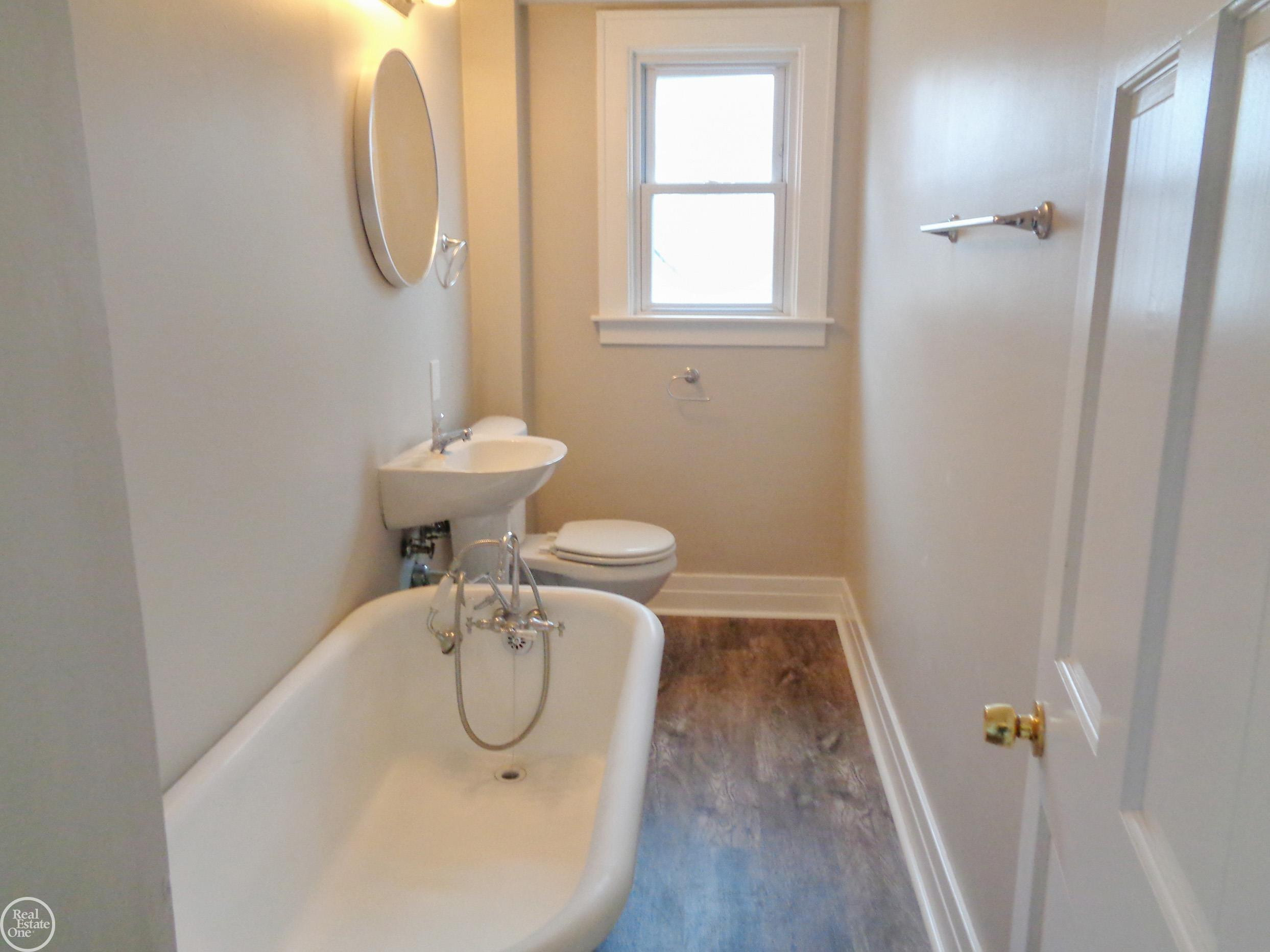 40 Riverside Drive, Mount Clemens, MI 48043 — Photo 17