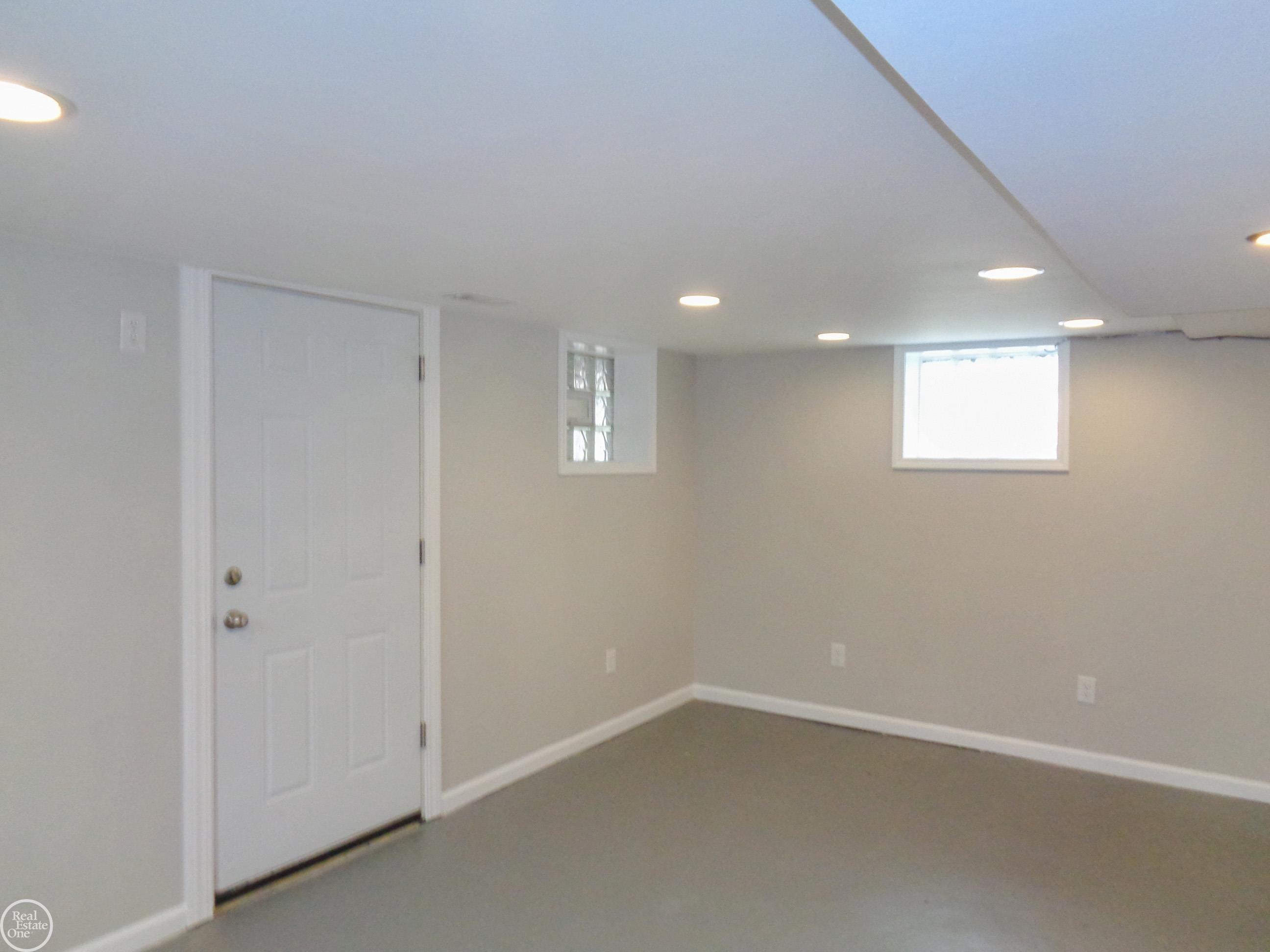 40 Riverside Drive, Mount Clemens, MI 48043 — Photo 23
