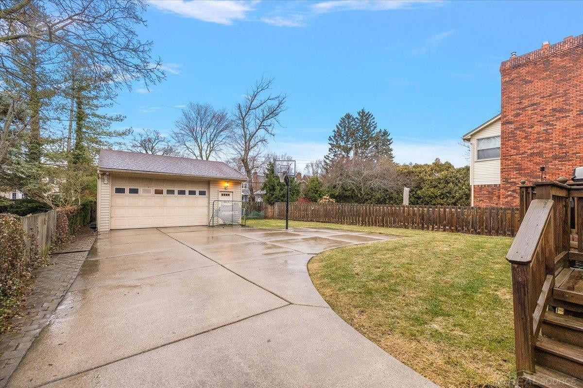 719 Fisher Road, Grosse Pointe, MI 48230 — Photo 52