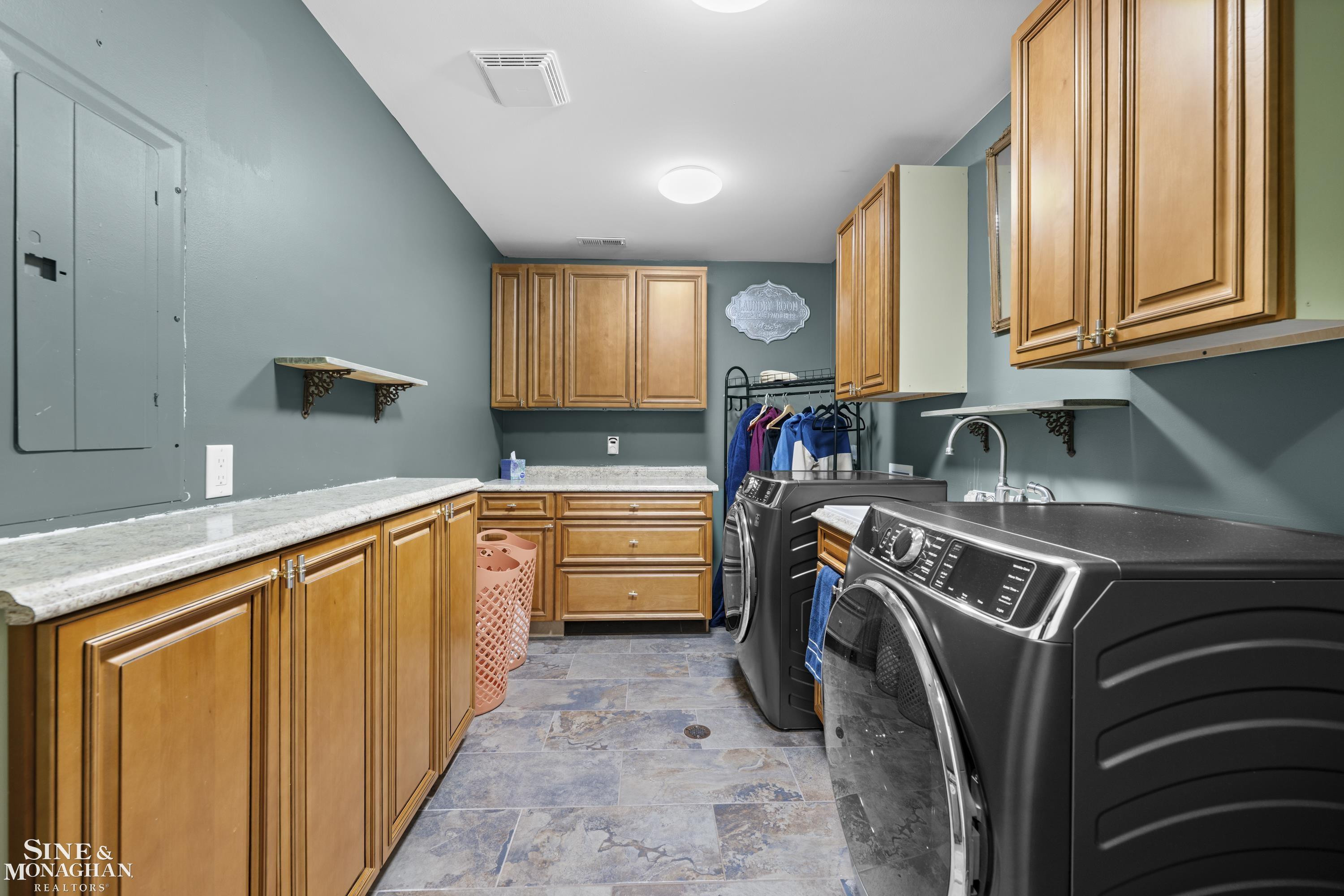680 Pear Tree Lane, Grosse Pointe Woods, MI 48236 — Photo 42