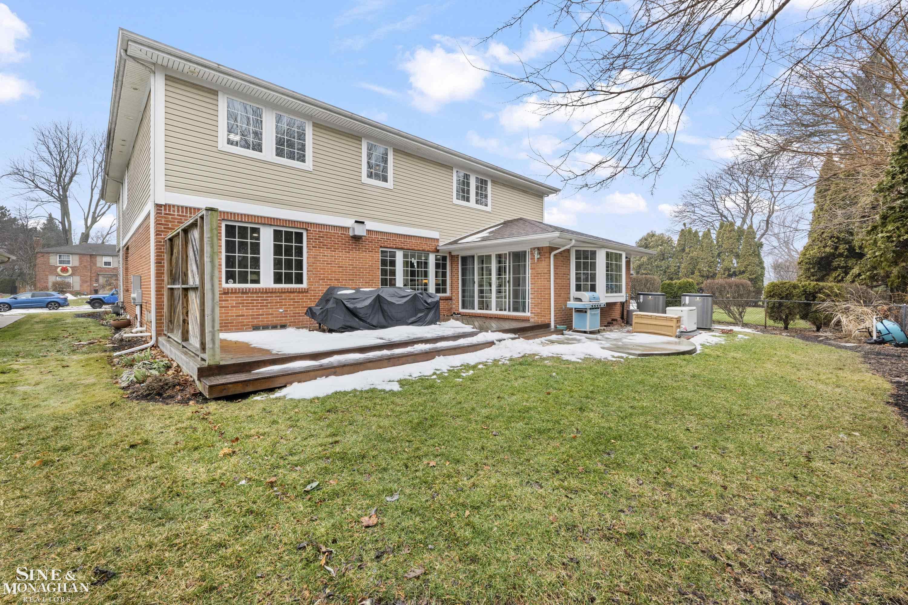 680 Pear Tree Lane, Grosse Pointe Woods, MI 48236 — Photo 57