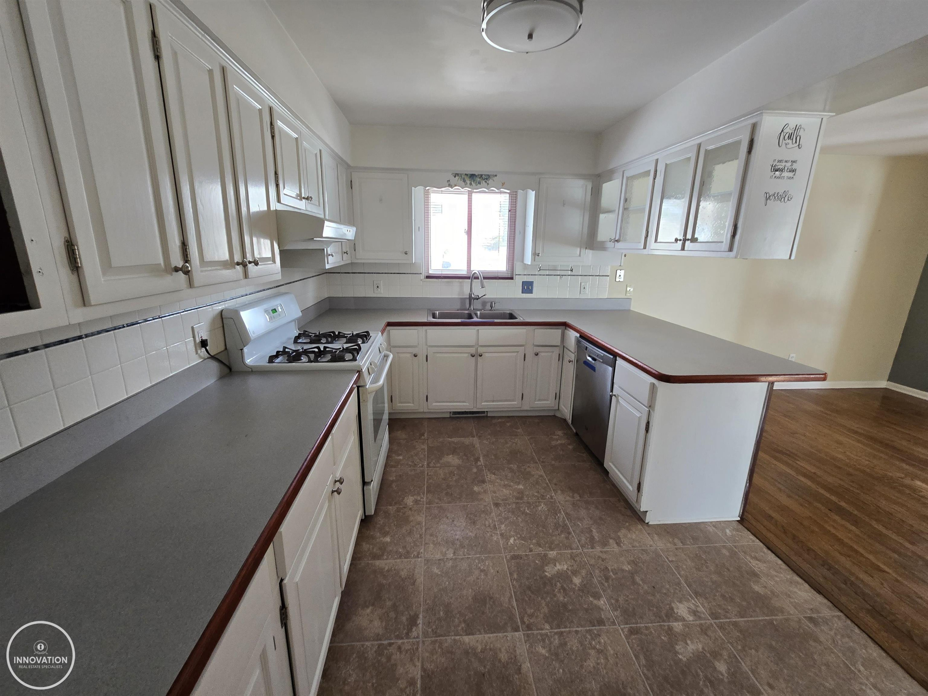3239 N Shoreview Drive, MI 48059 — Photo 7