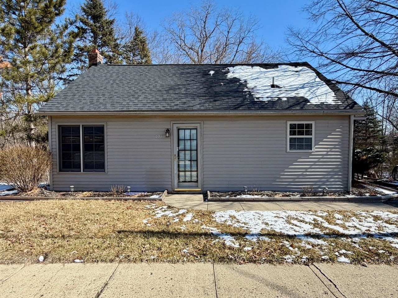 921 S Front Street, Chesaning, MI 48616 — Photo 2