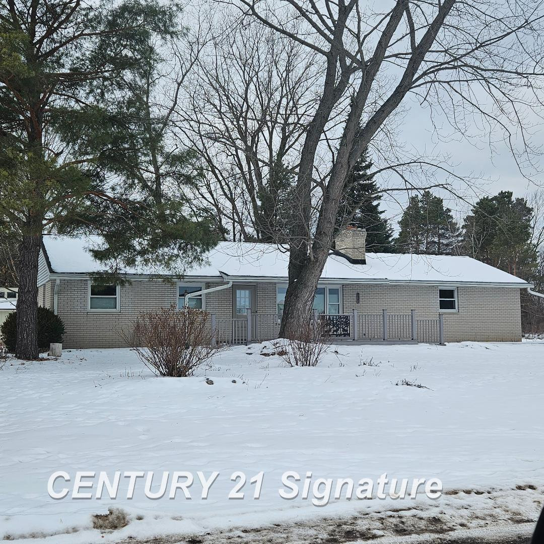 8981 Highland Drive, Freeland, MI 48623 — front exterior