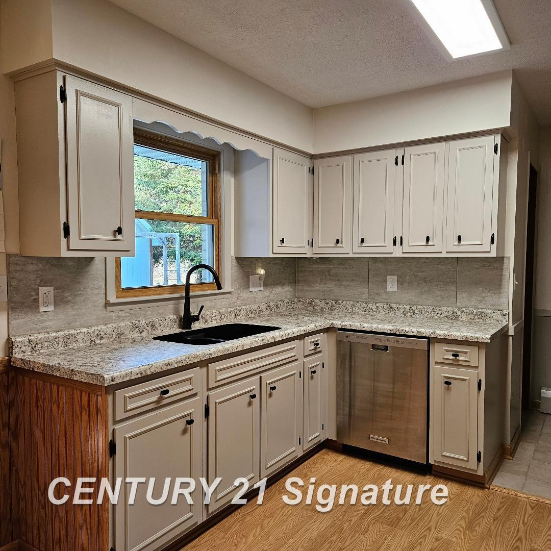 8981 Highland Drive, Freeland, MI 48623 — Photo 4