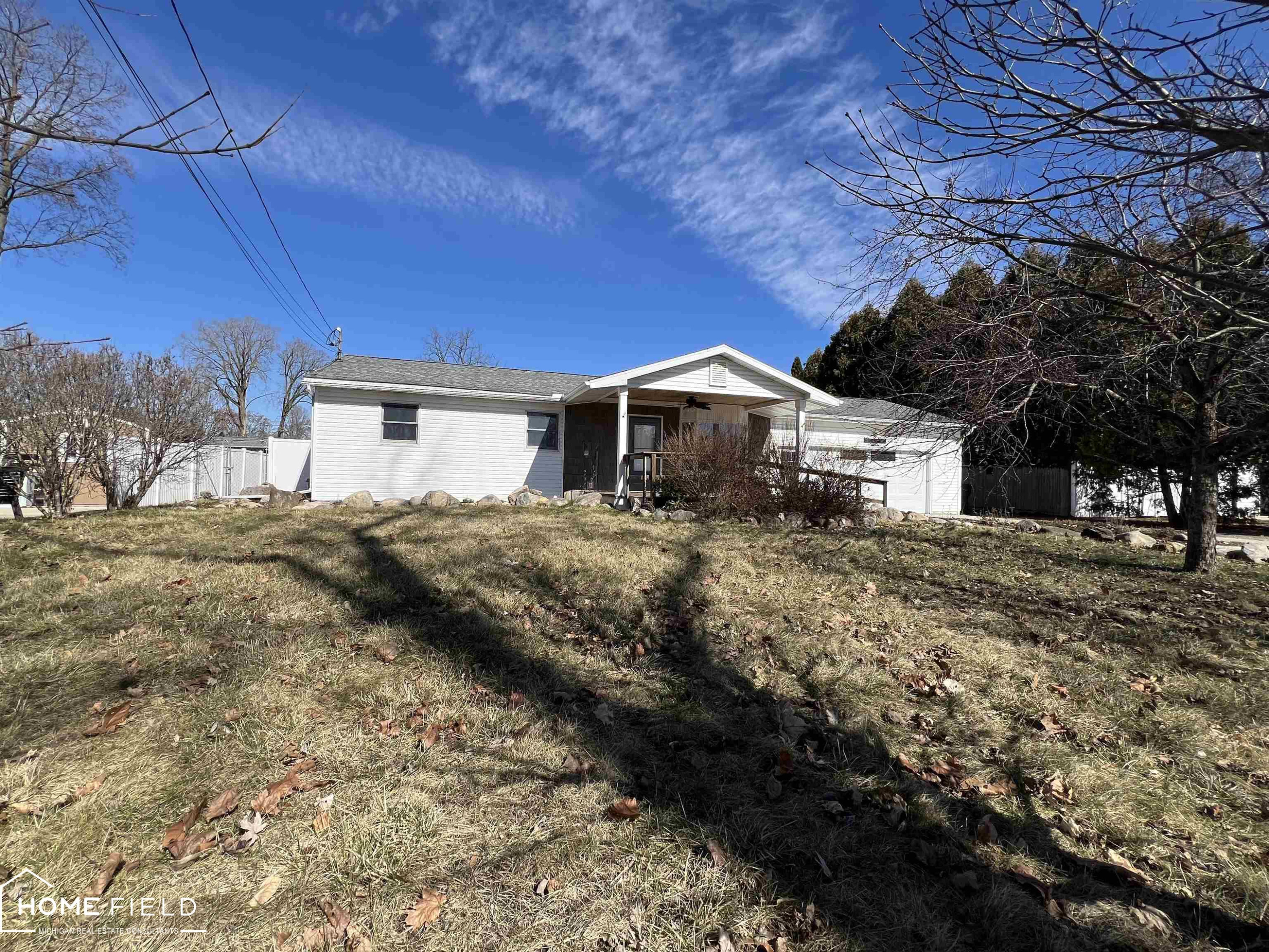 905 E Exchange Street, Owosso, MI 48867 — Photo 2