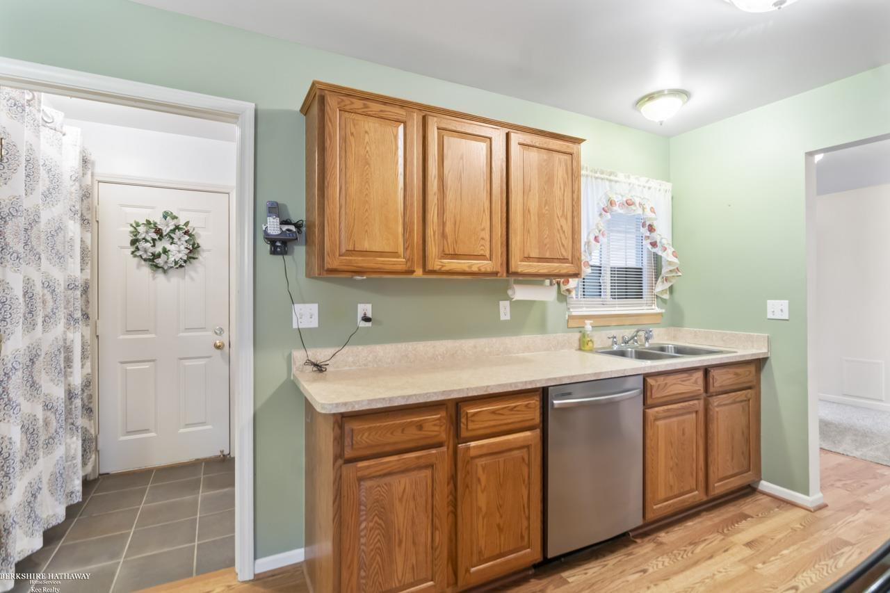 29941 Kenwood Court, Roseville, MI 48066 — Photo 10