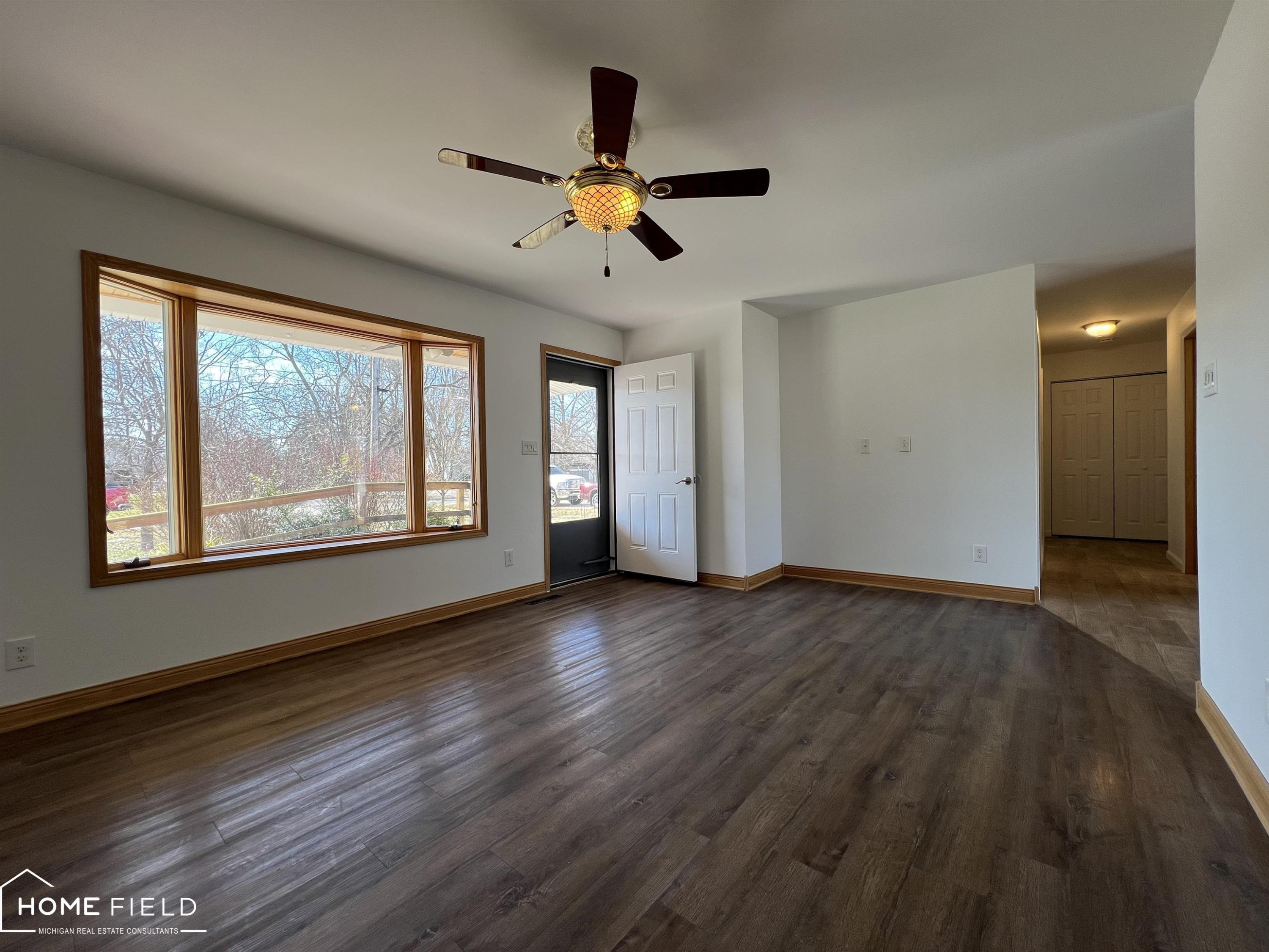 905 E Exchange Street, Owosso, MI 48867 — Photo 6