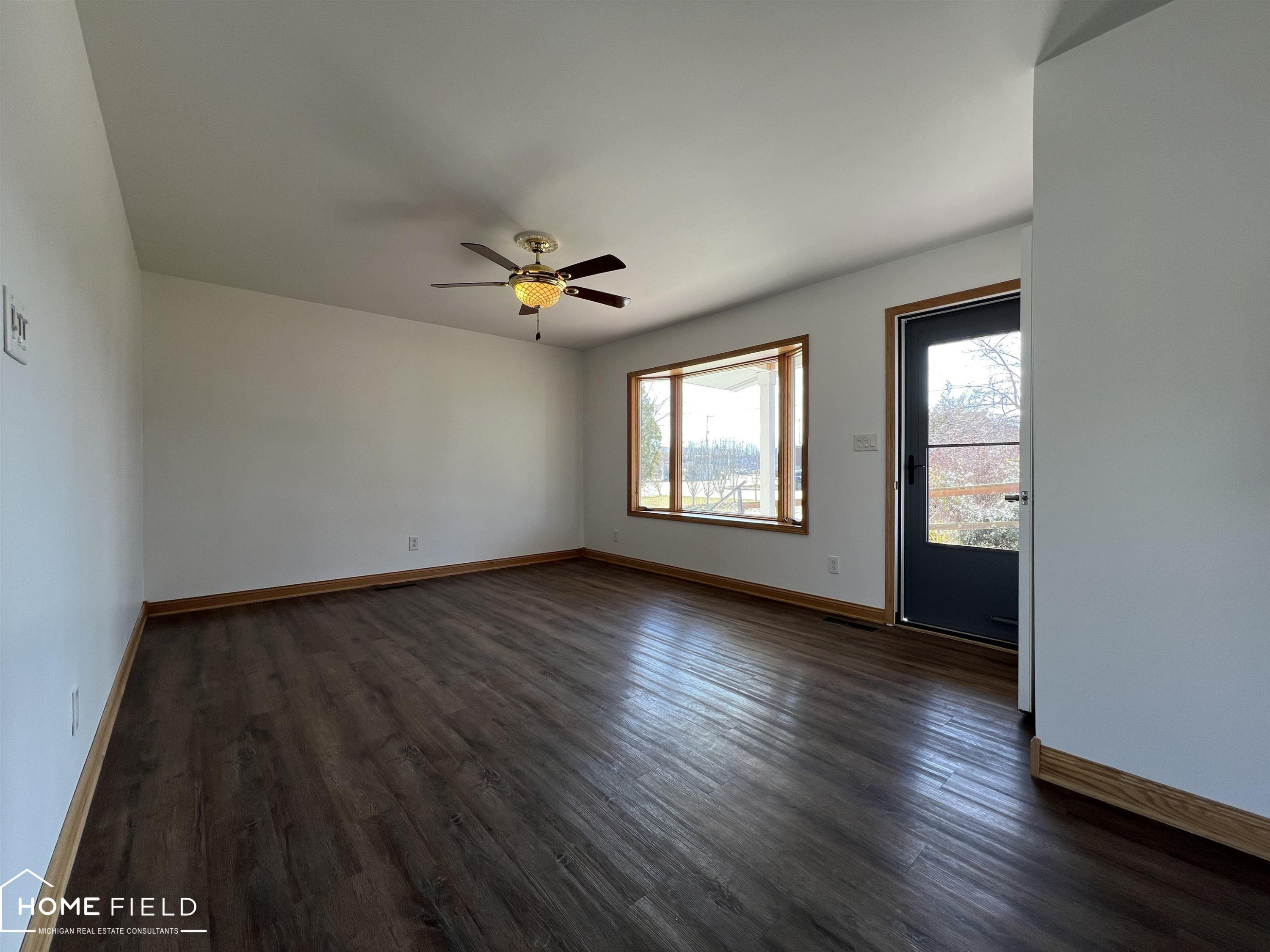 905 E Exchange Street, Owosso, MI 48867 — Photo 7