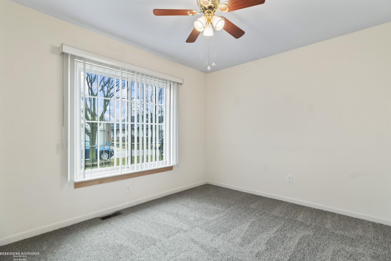 29941 Kenwood Court, Roseville, MI 48066 — Photo 18