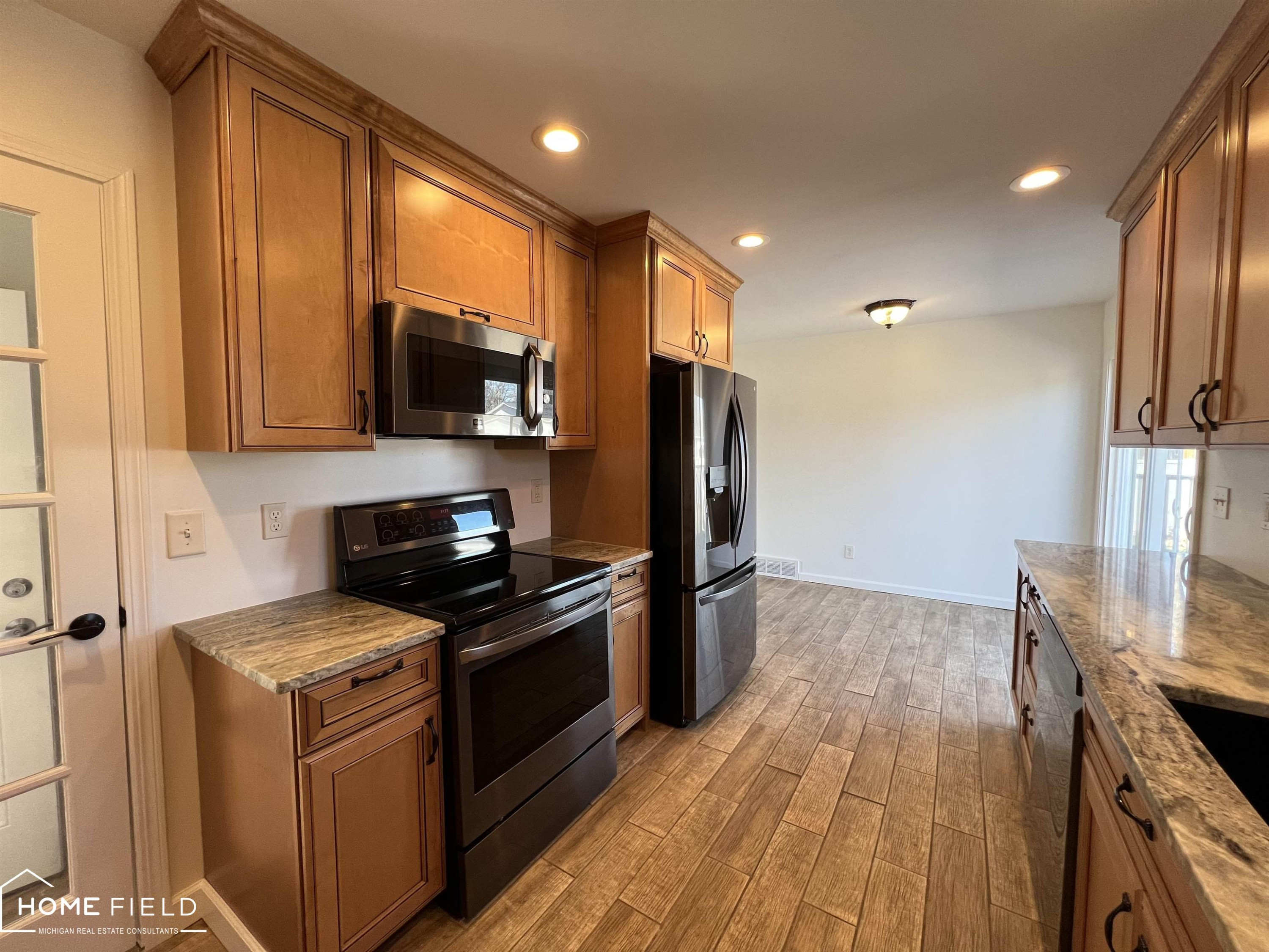 905 E Exchange Street, Owosso, MI 48867 — Photo 11