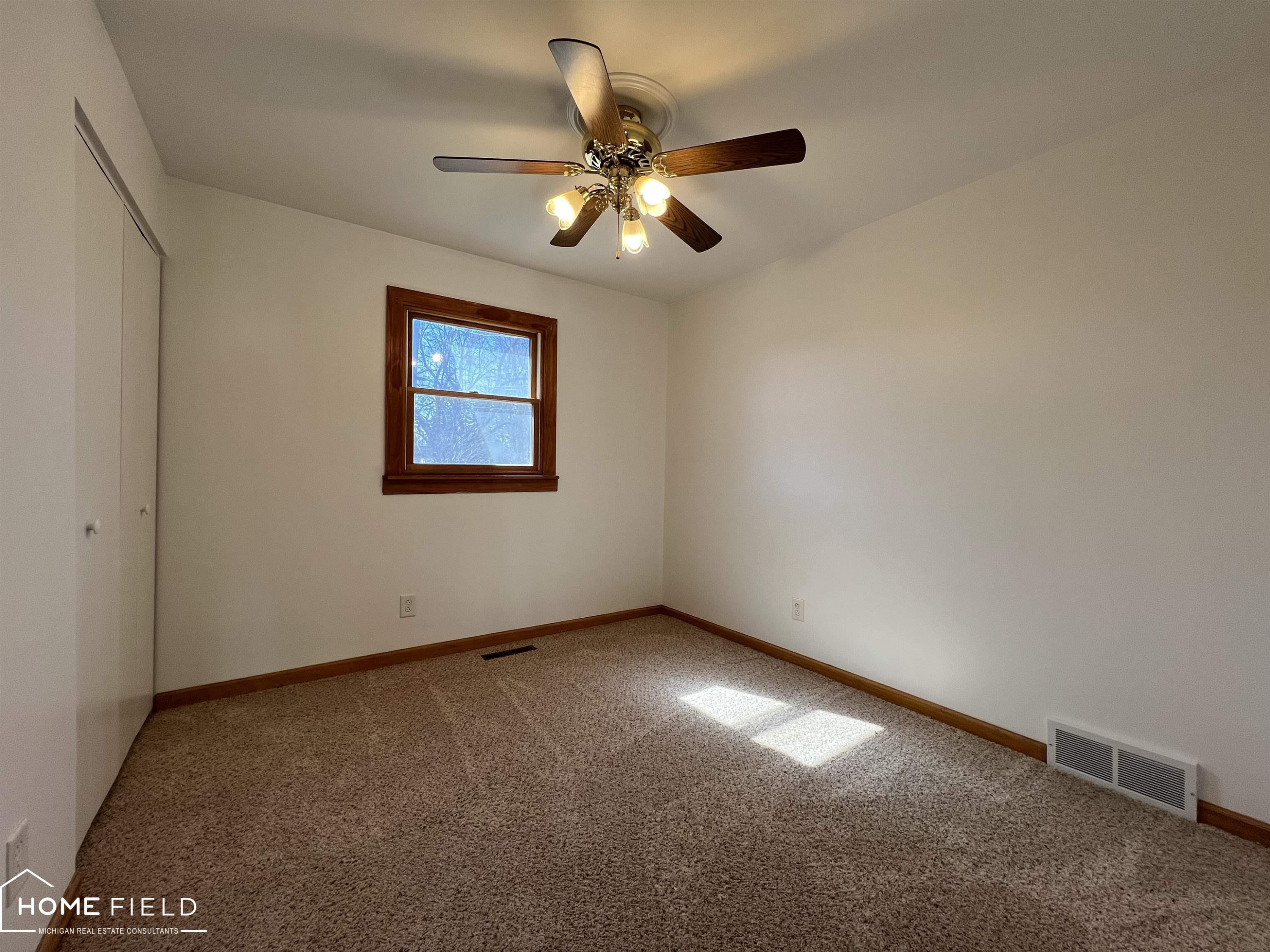 905 E Exchange Street, Owosso, MI 48867 — Photo 16