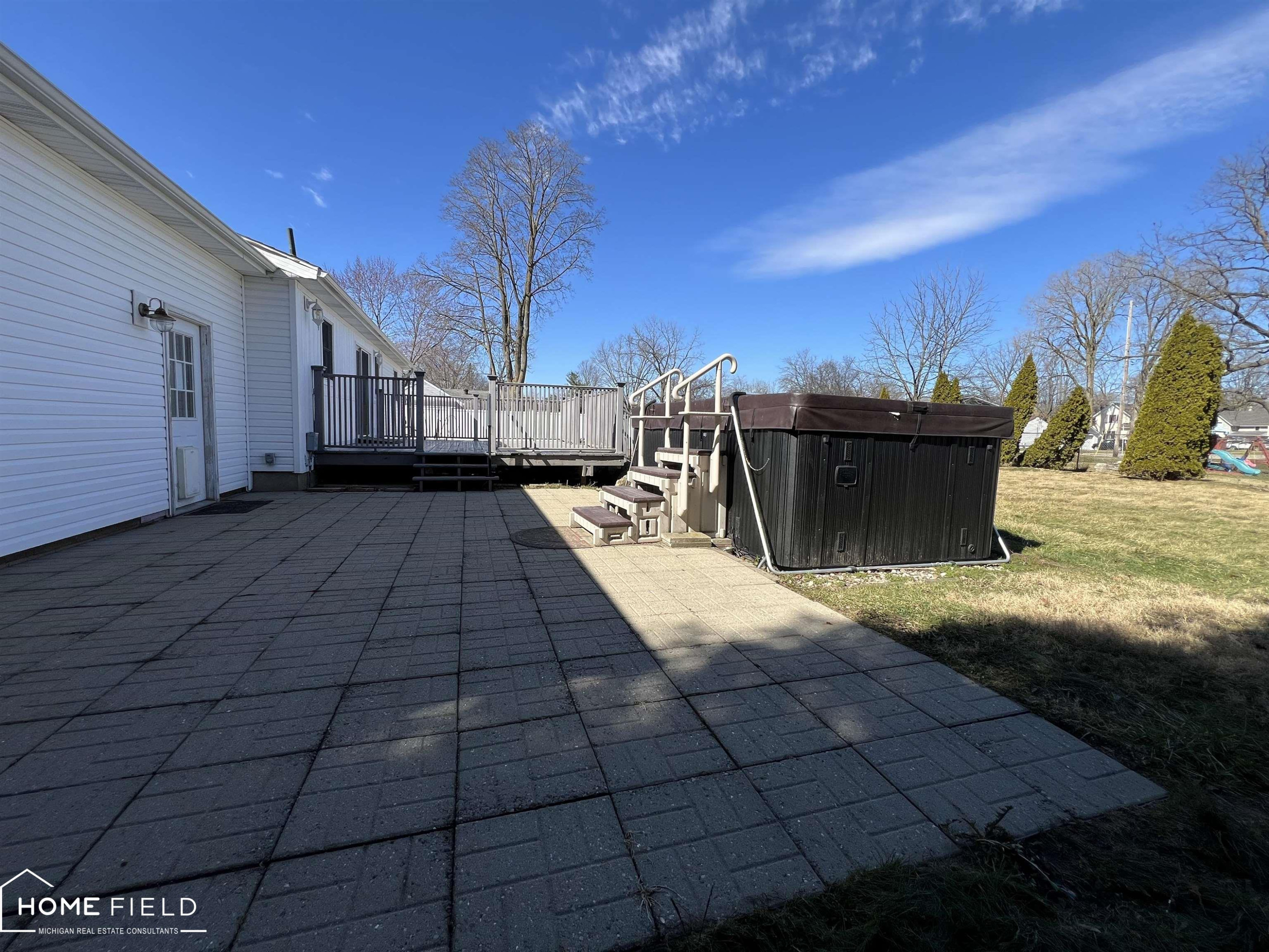 905 E Exchange Street, Owosso, MI 48867 — Photo 23