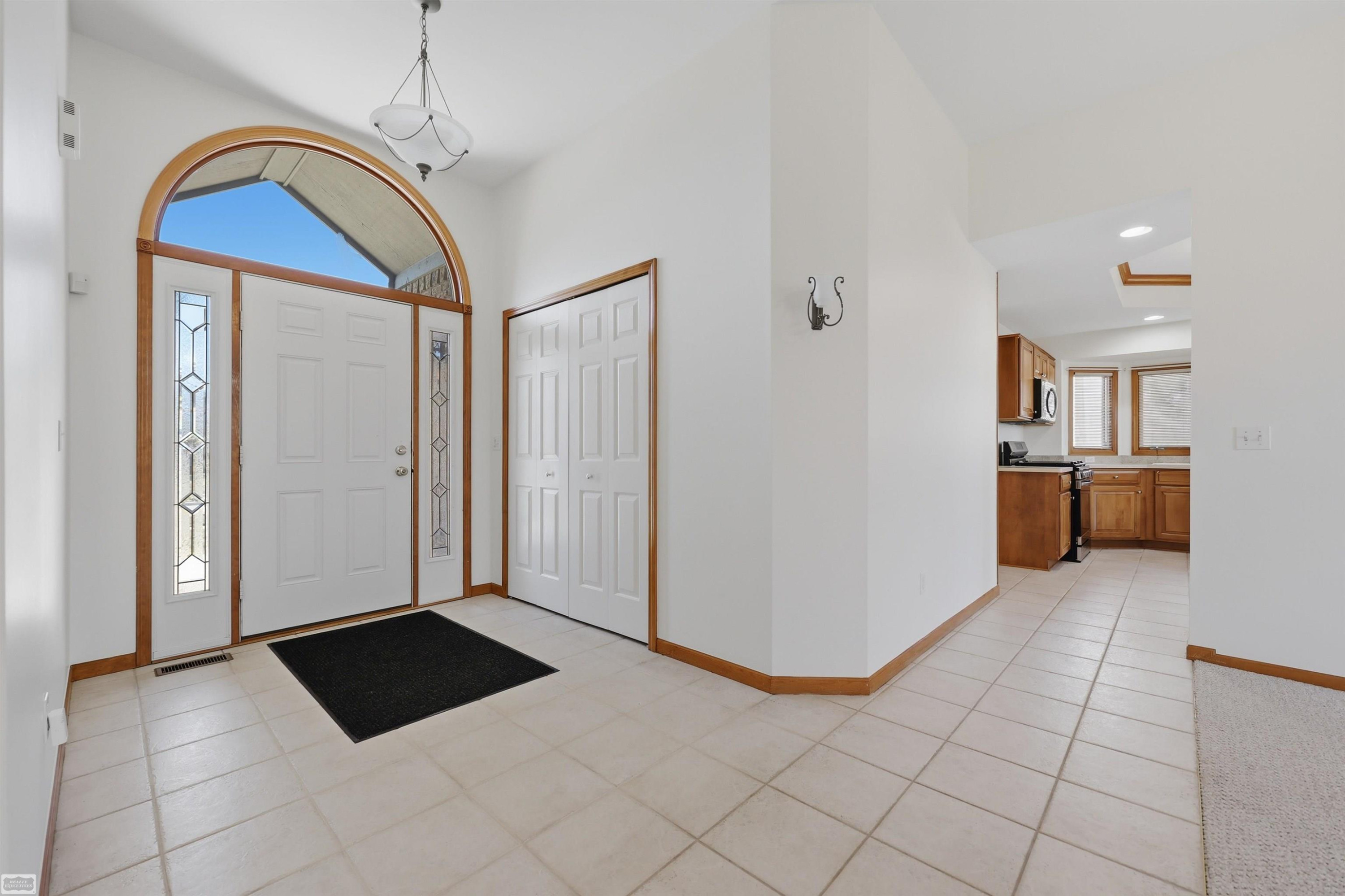 50988 Shenandoah Drive, Macomb, MI 48044 — Photo 4