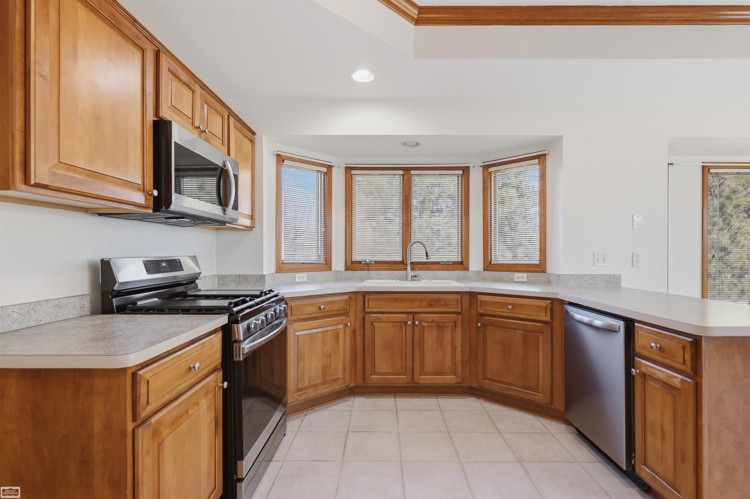 50988 Shenandoah Drive, Macomb, MI 48044 — Photo 9